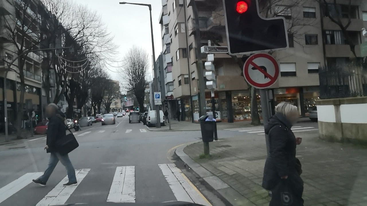Street view near Donduard Hostel, Porto — © sanjorgepinho (CC BY-SA · Mapillary)