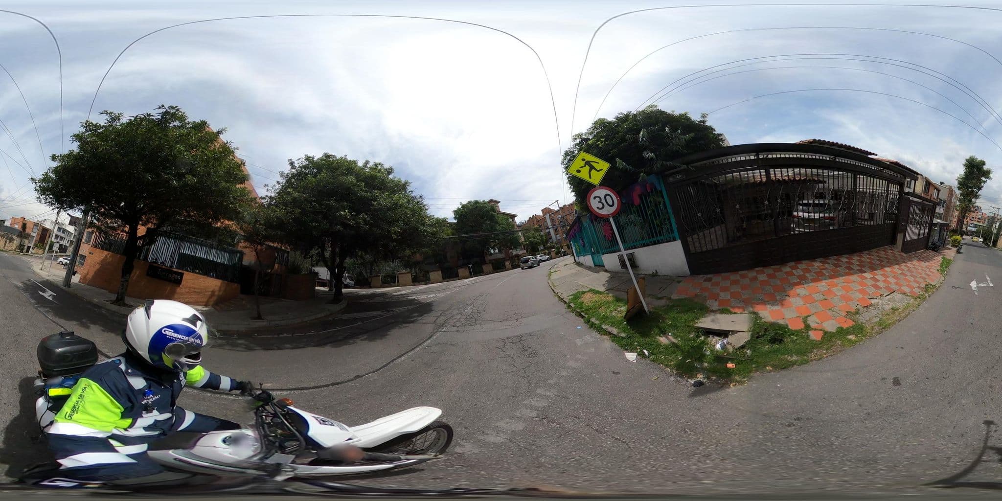 Street view near Las Terrazas, Bogotá