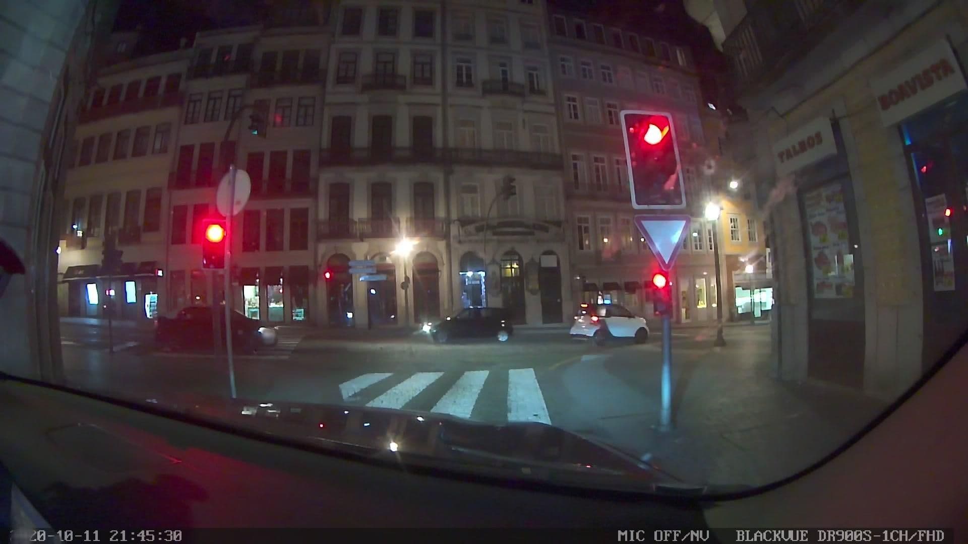 Street view near Your Opo S. Bento Apartments, Porto — © sanjorgepinho (CC BY-SA · Mapillary)