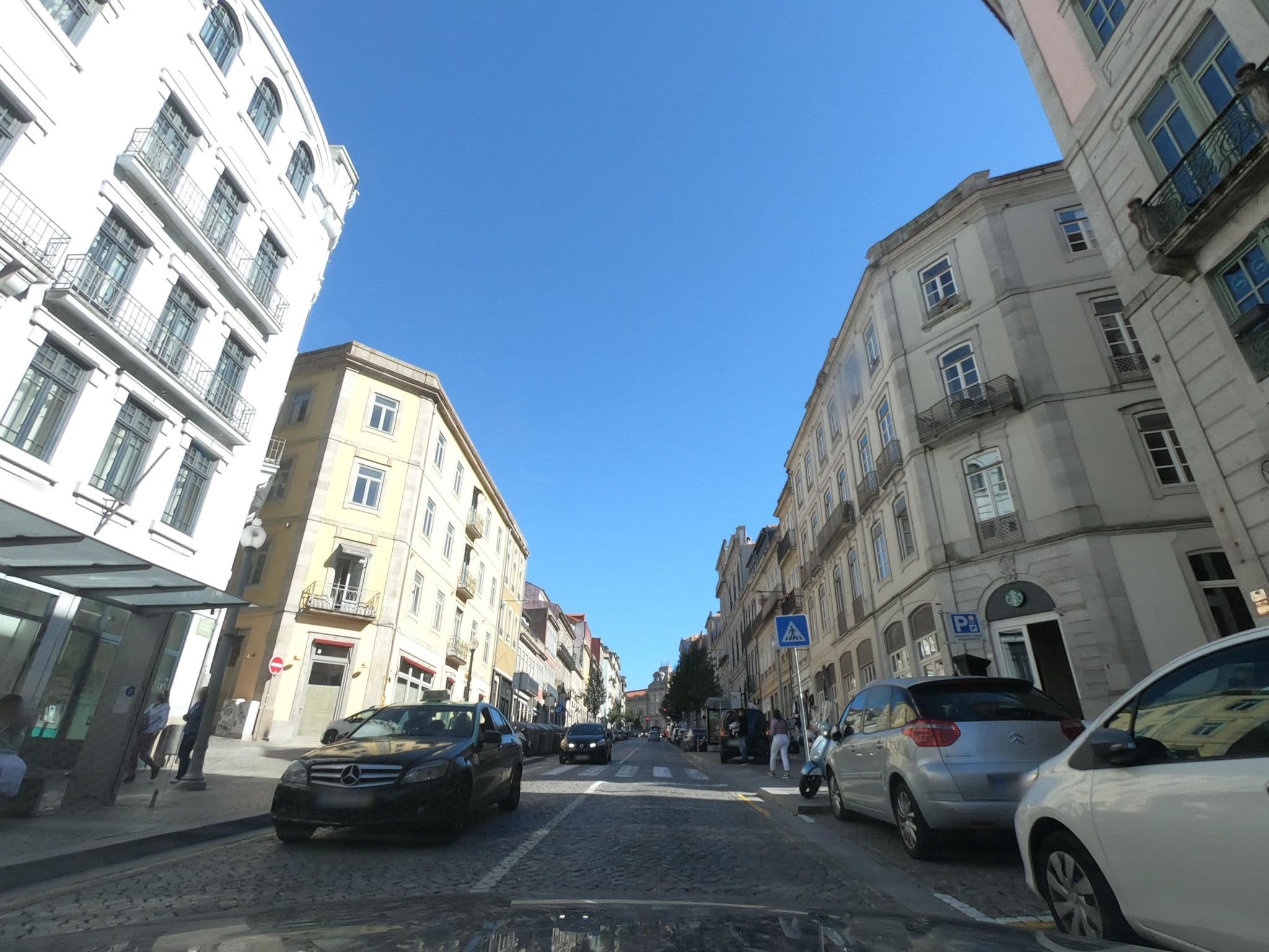 Street view near Apartamentos Ponte Nova, Porto — © filohipo (CC BY-SA · Mapillary)