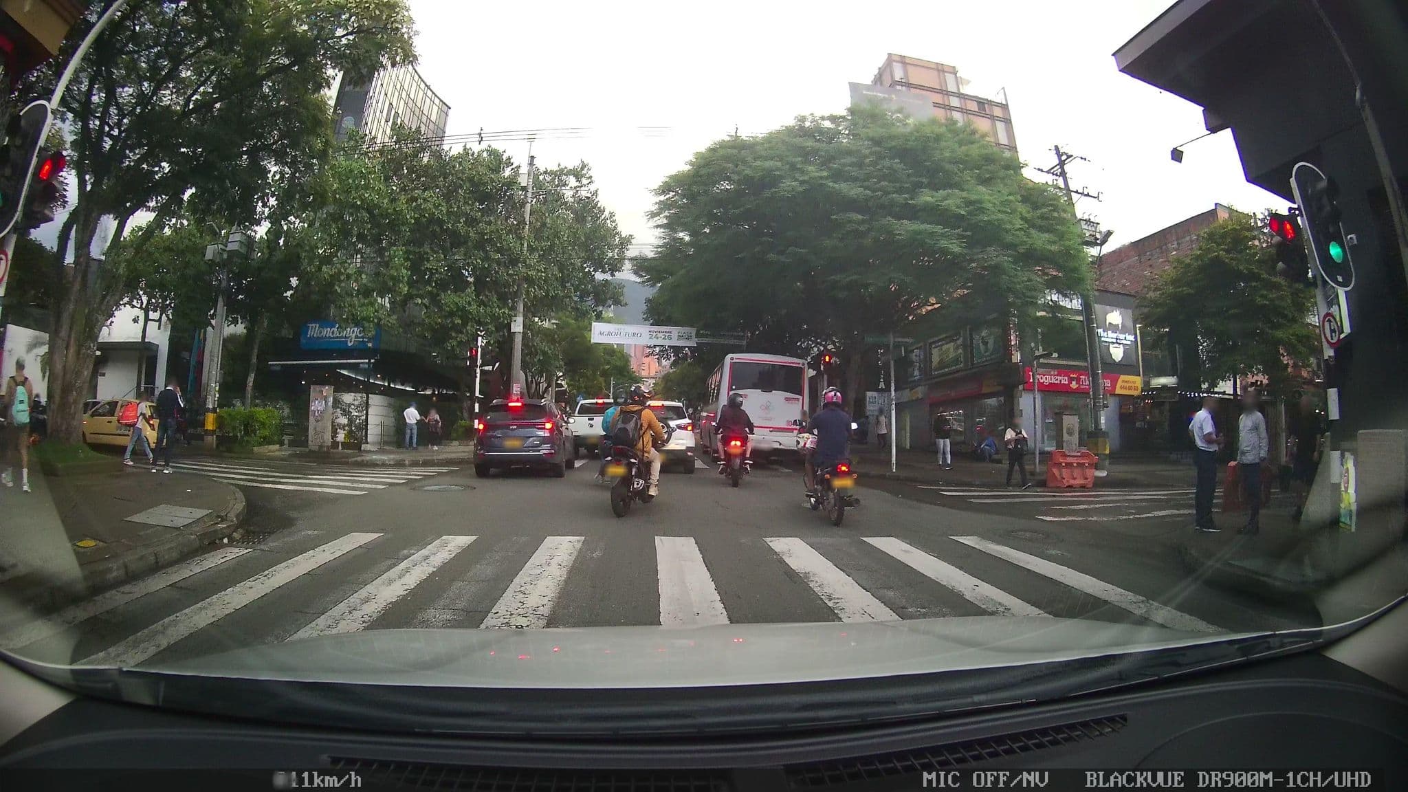 Street view near Hostal Lleras, Medellín — © kaart_4 (CC BY-SA · Mapillary)