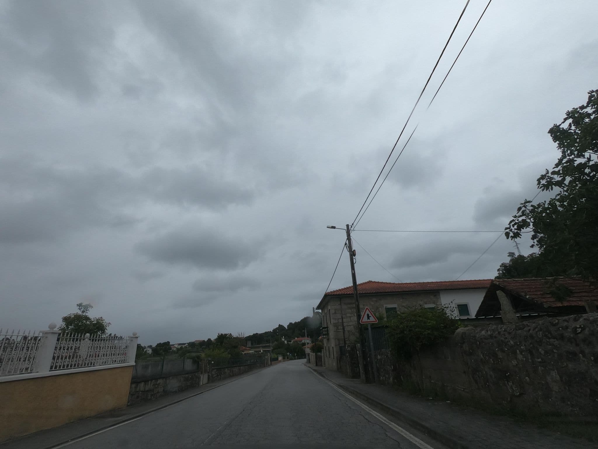 Street view near Malaposta Lovelhe - Hotel Rural, Valenza — © filohipo (CC BY-SA · Mapillary)