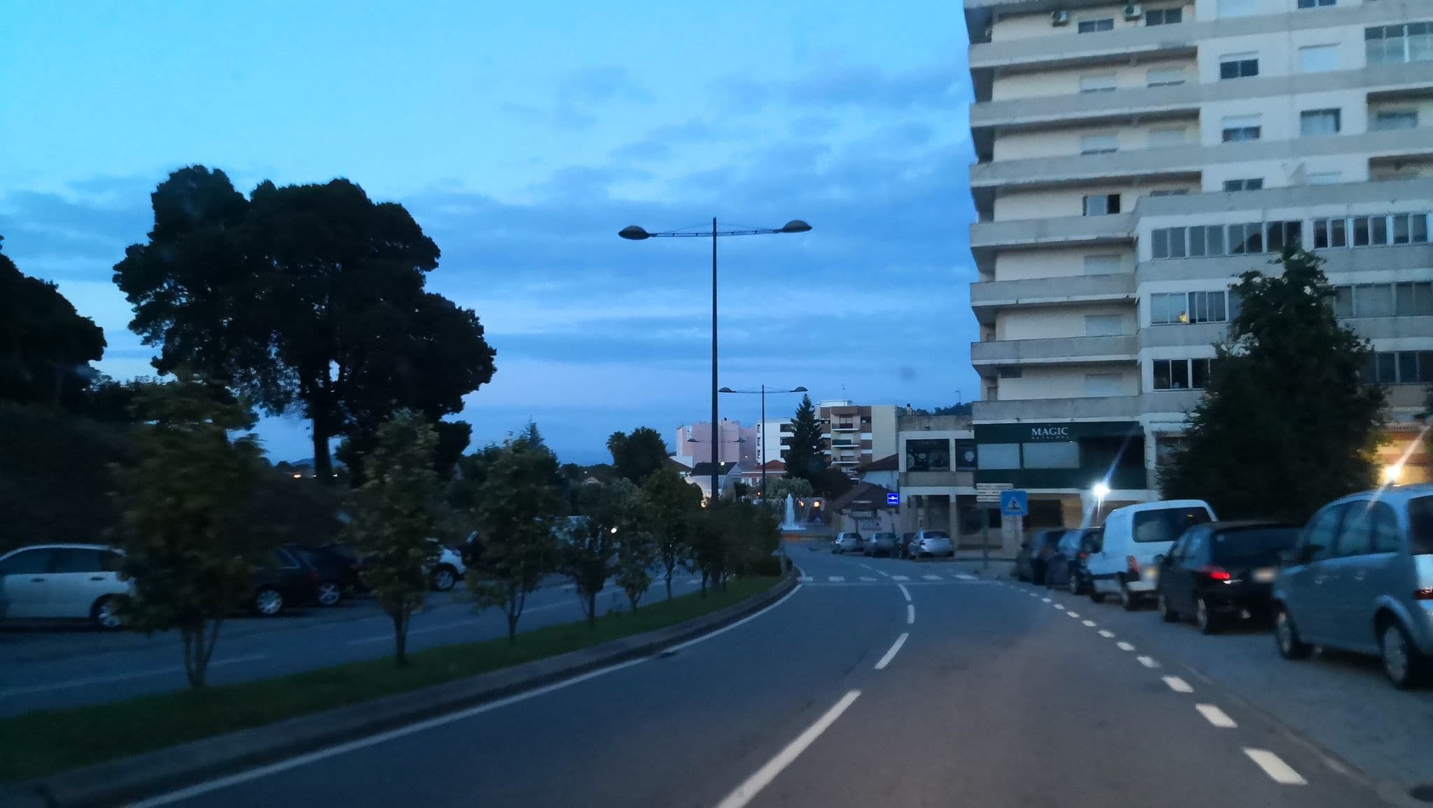 Street view near Hotel Residencial Val Flores, Valenza — © sanjorgepinho (CC BY-SA · Mapillary)