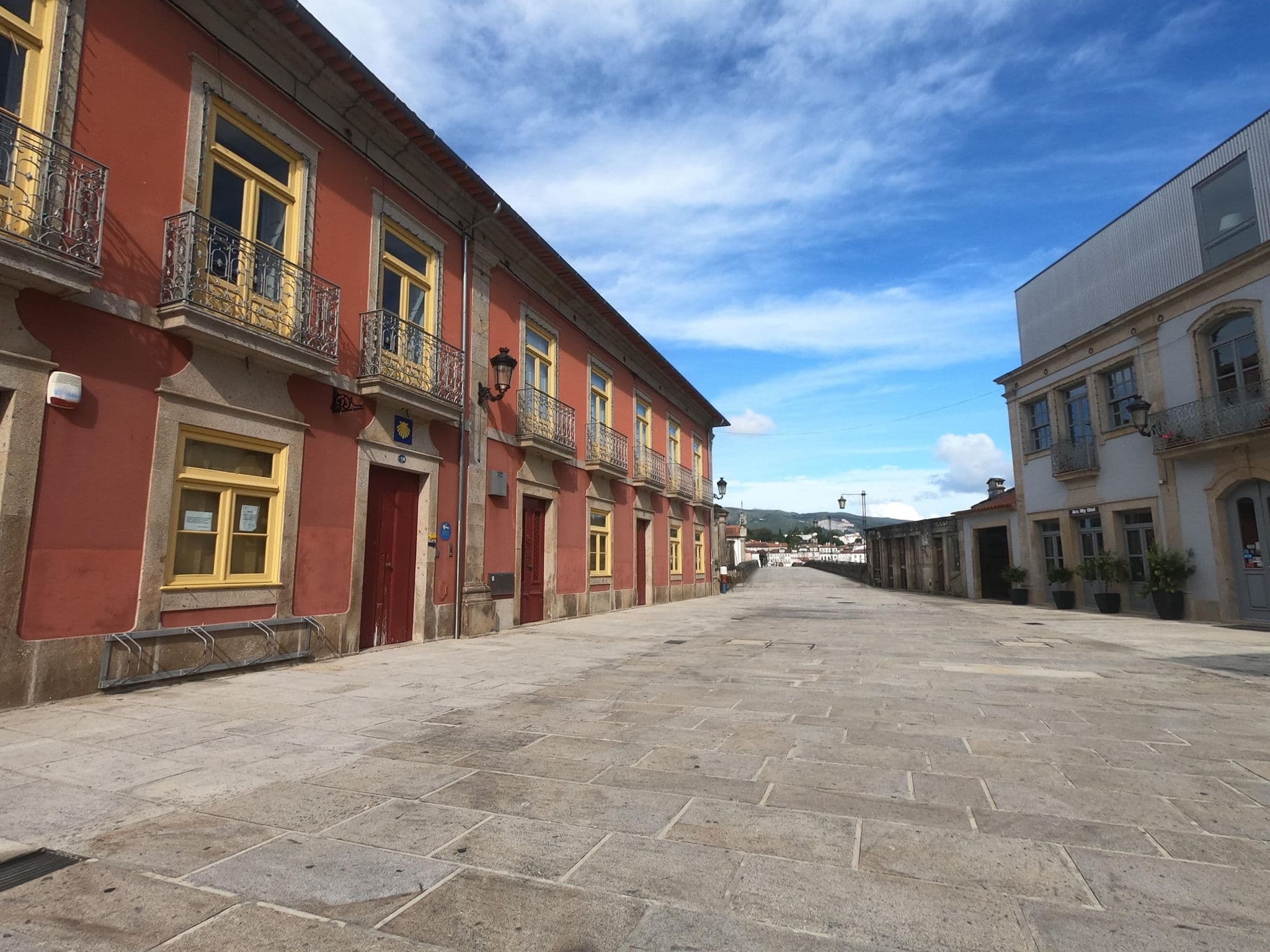 Street view near Arc'otel, Ponte de Lima — © filohipo (CC BY-SA · Mapillary)