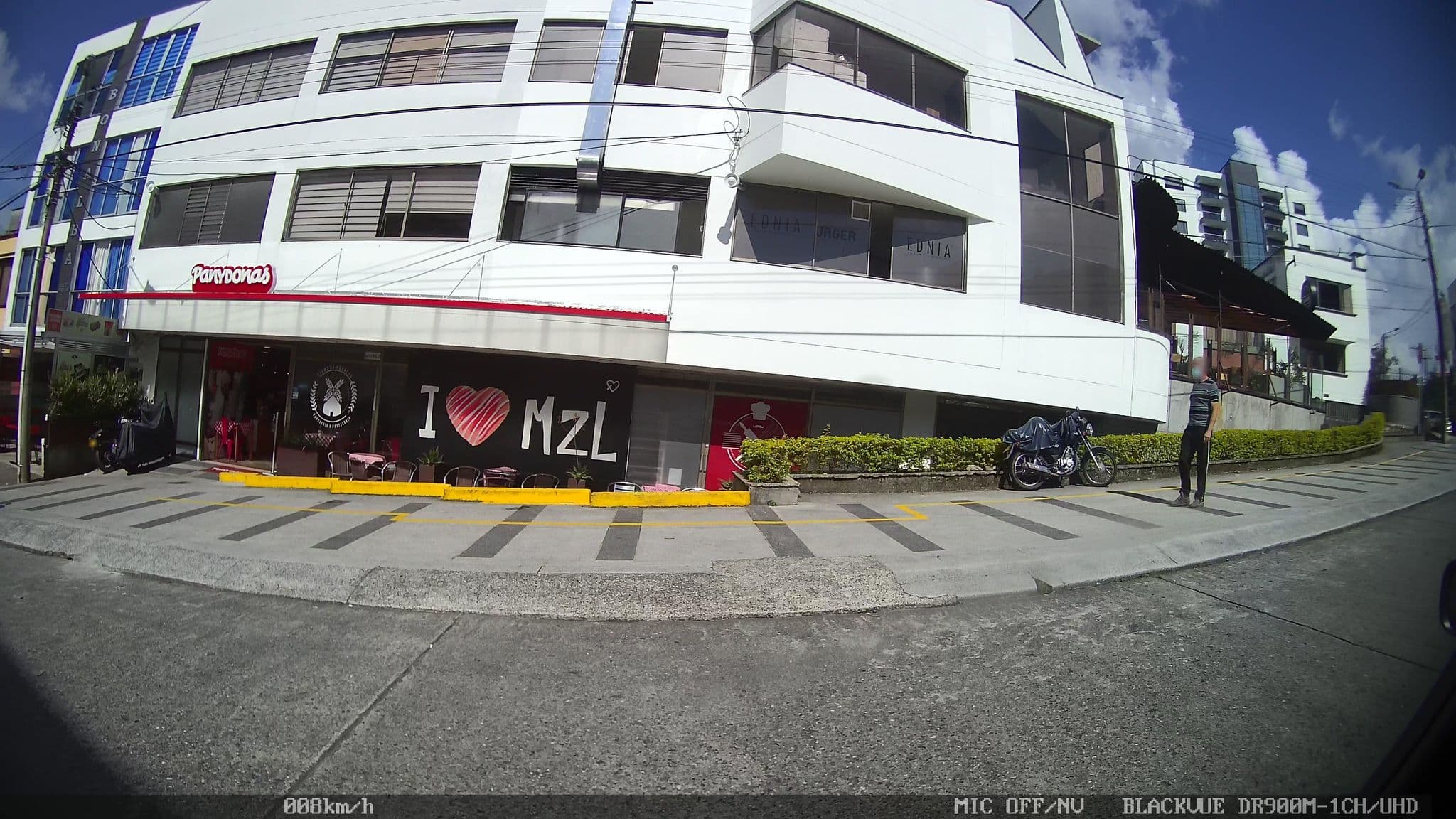 Street view near El Pórtico, Manizales — © kaart_2 (CC BY-SA · Mapillary)