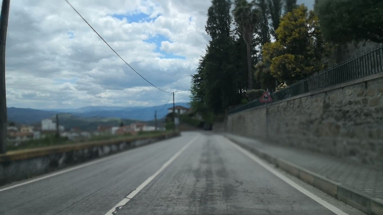 Street view near Casario Do Vale Rua Vale De Cales 205, Vila Real — © sanjorgepinho (CC BY-SA · Mapillary)