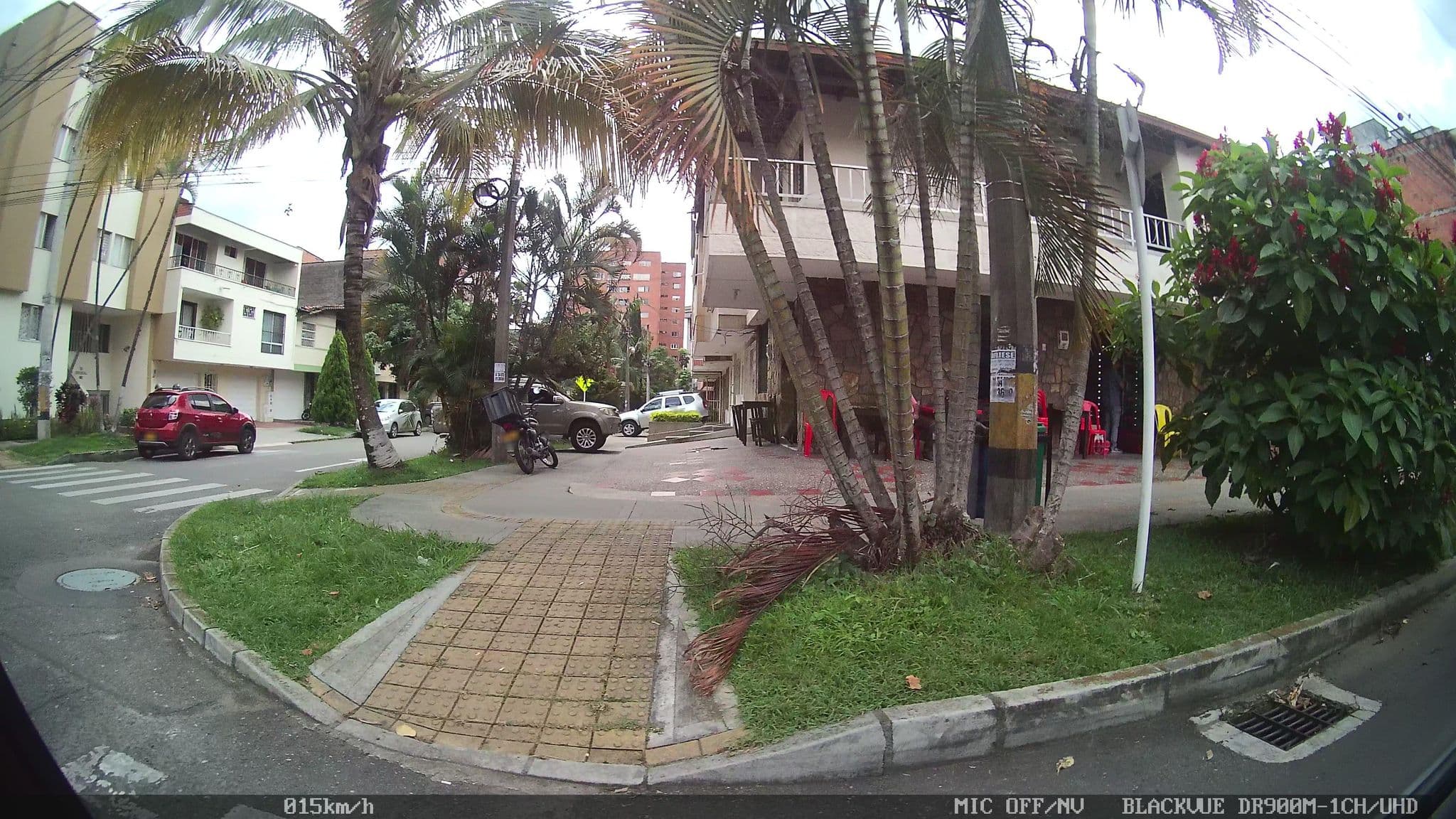 Street view near Tryp, Medellín — © kaart_4 (CC BY-SA · Mapillary)