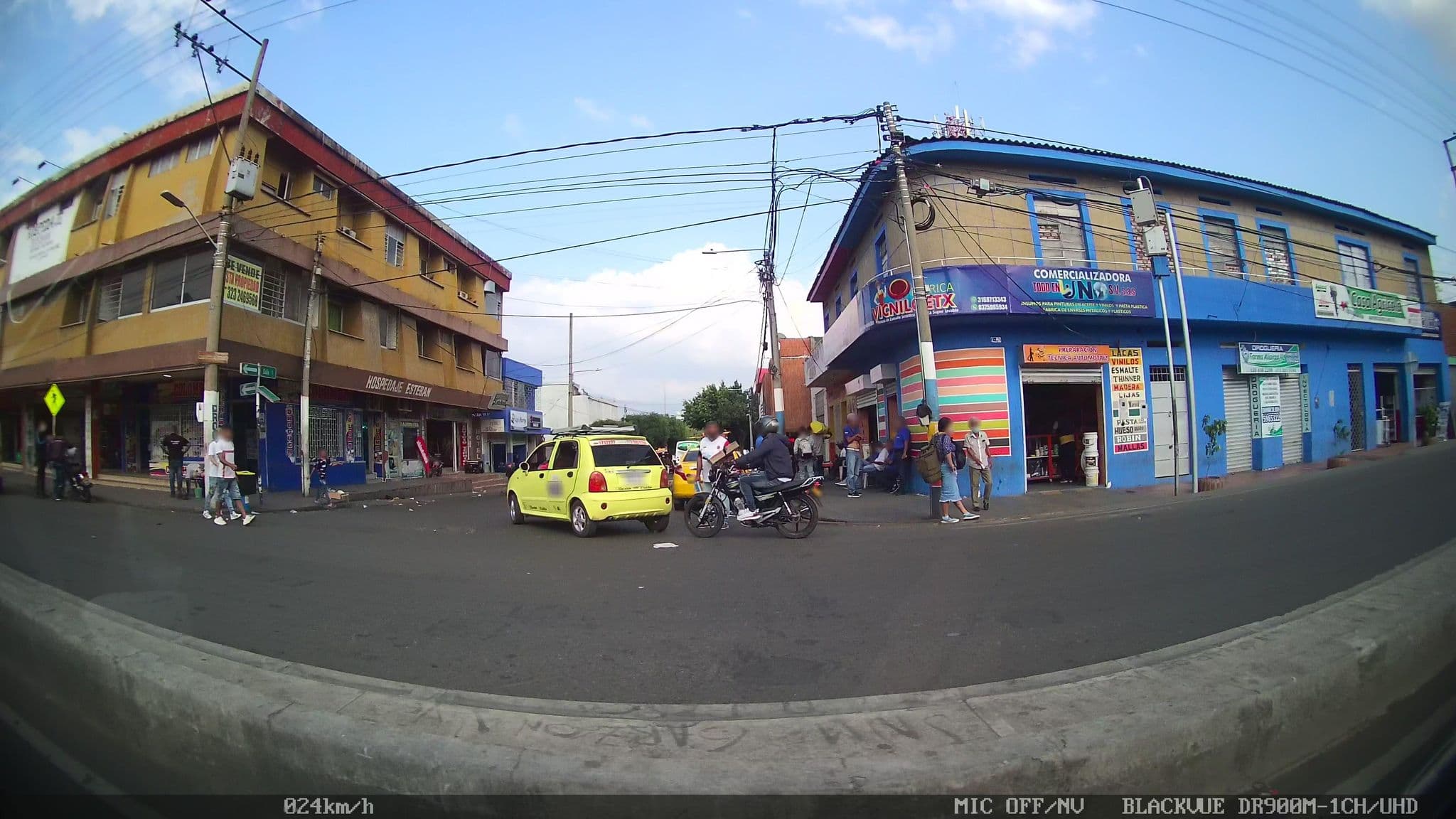 Street view near Hotel AltaMira, Cúcuta — © kaart_2 (CC BY-SA · Mapillary)