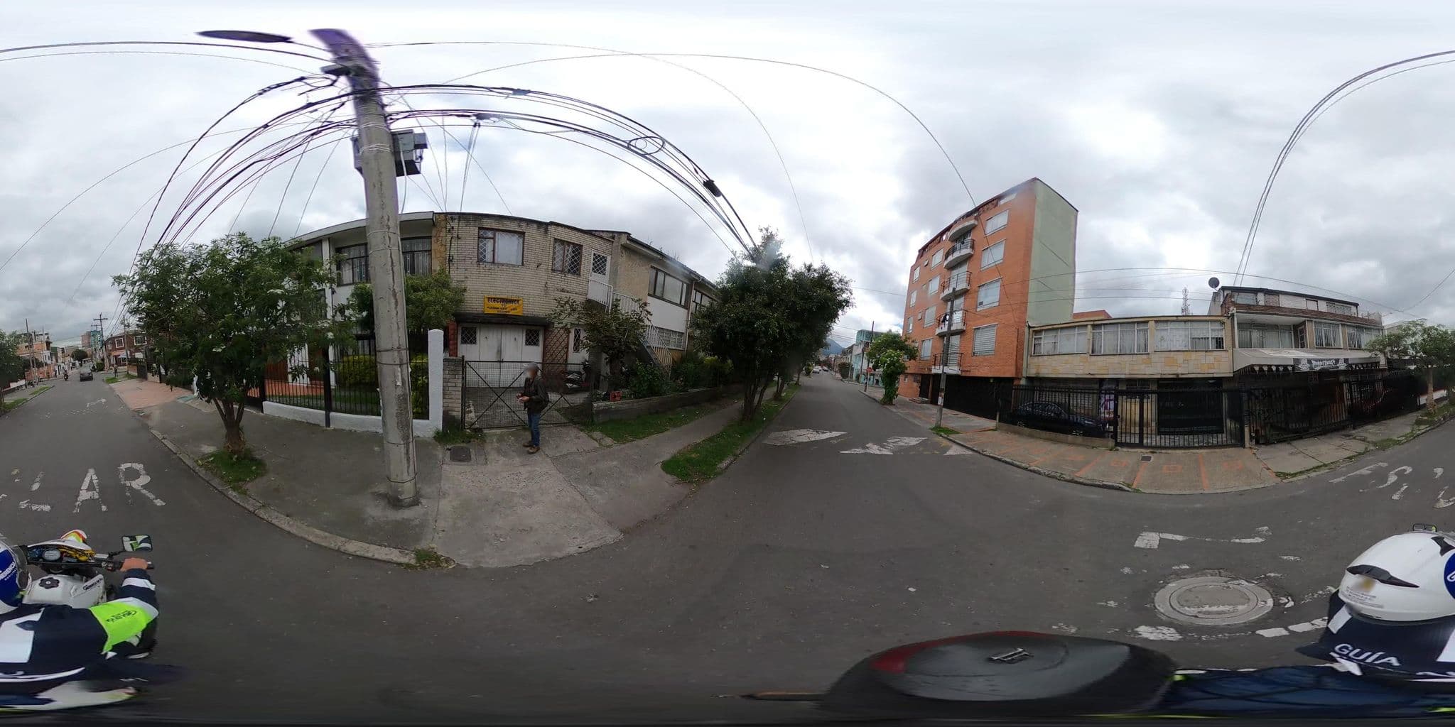 Street view near Hotel Suites el Recuerdo, Bogotá