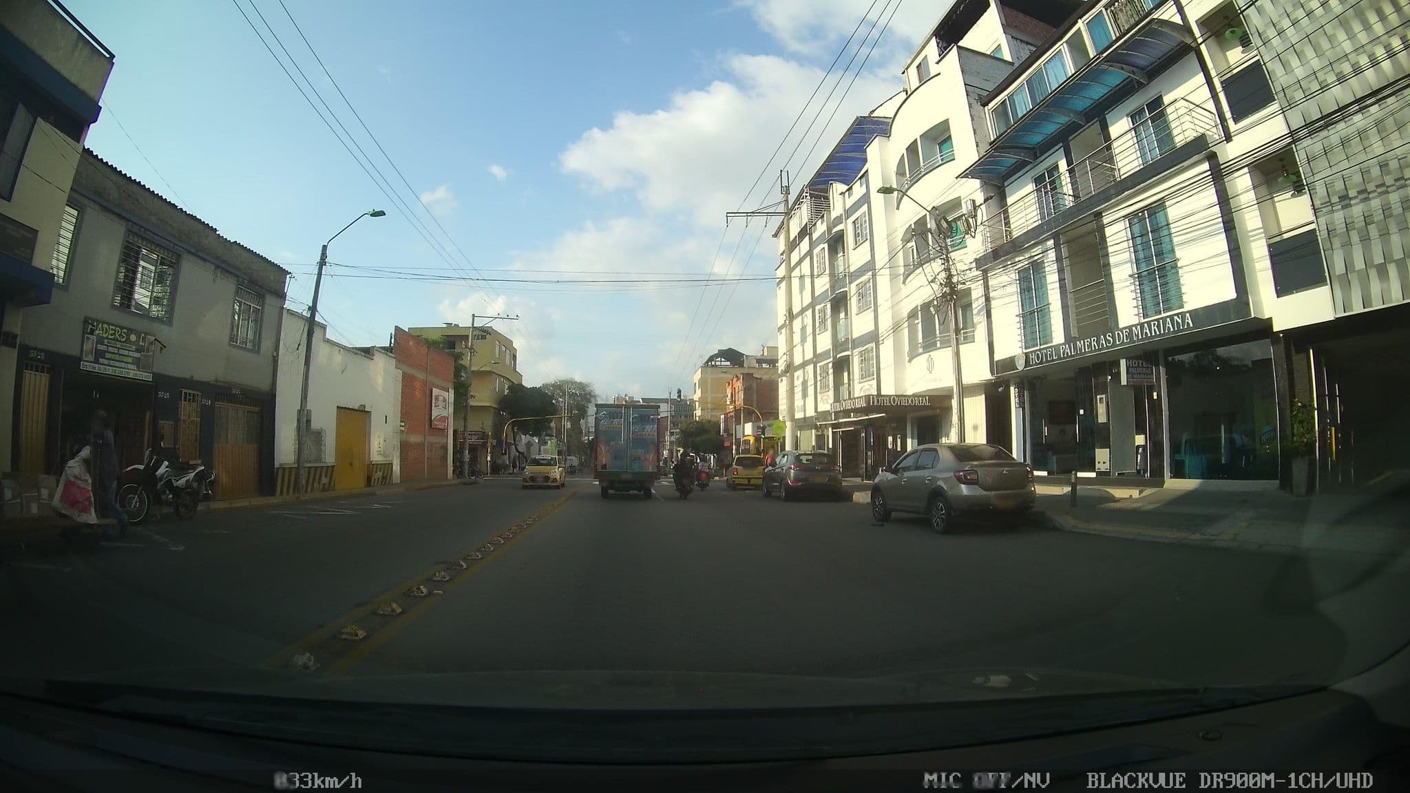 Street view near Hotel Oviedo Real, Bucaramanga — © kaart_2 (CC BY-SA · Mapillary)