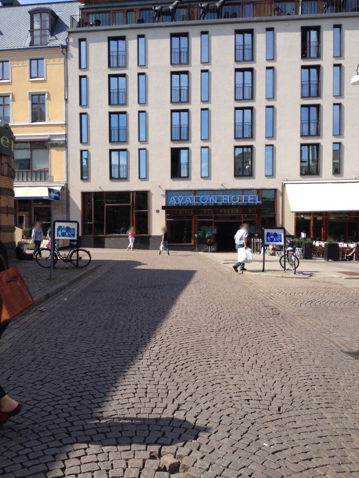 Street view near First Hotel Avalon Rooftop Pool, Gothenburg — © sbkgrupp4 (CC BY-SA · Mapillary)