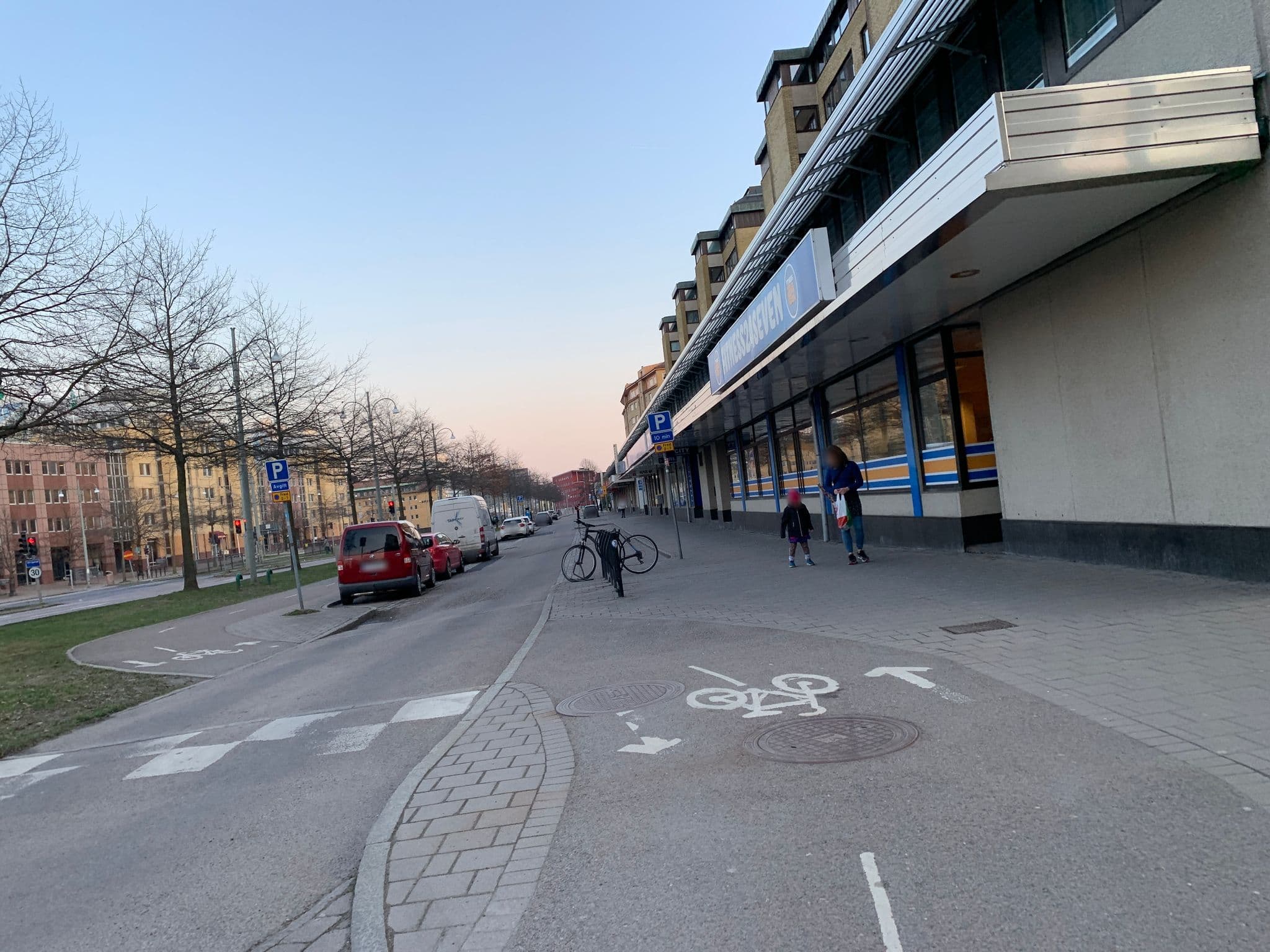 Street view near Svenska Turistlägenheter, Gothenburg — © horsecab (CC BY-SA · Mapillary)