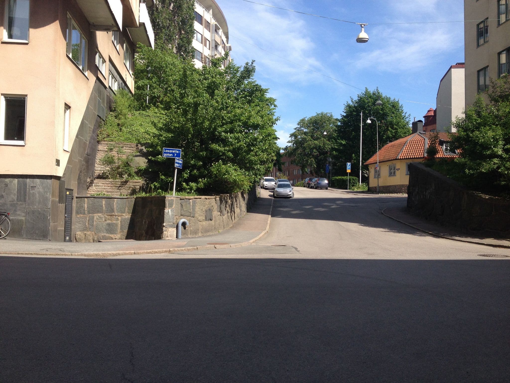 Street view near Hedlunds Handelsträdgård Efterträdare, Gothenburg — © hakanilerum (CC BY-SA · Mapillary)