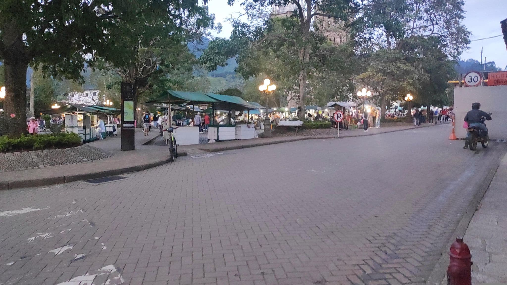 Street view near Jardín es Tuyo, Jardín — © JulySuarezUn (CC BY-SA · Mapillary)