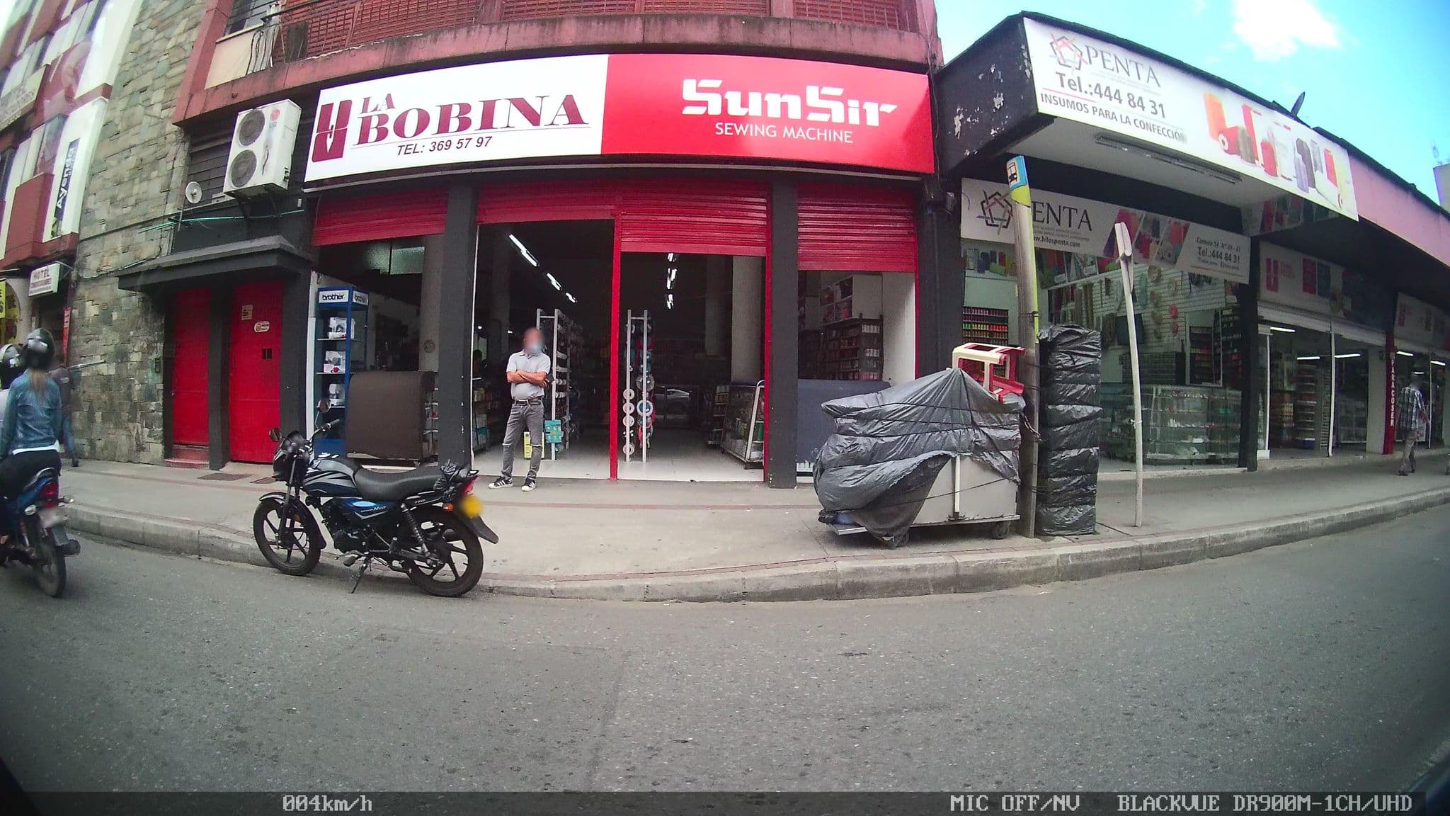 Street view near Hotel Conquistadores, Medellín — © kaart_4 (CC BY-SA · Mapillary)