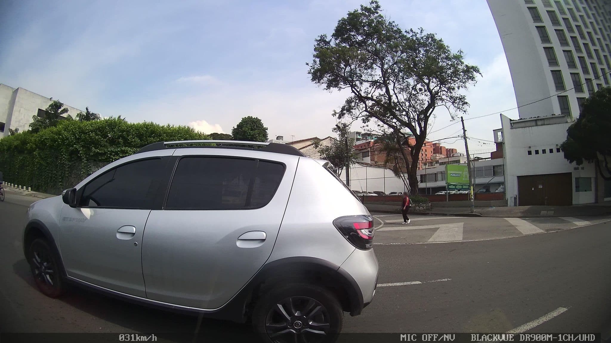 Street view near Cosmos Cali Hotel, Cali — © kaart_2 (CC BY-SA · Mapillary)