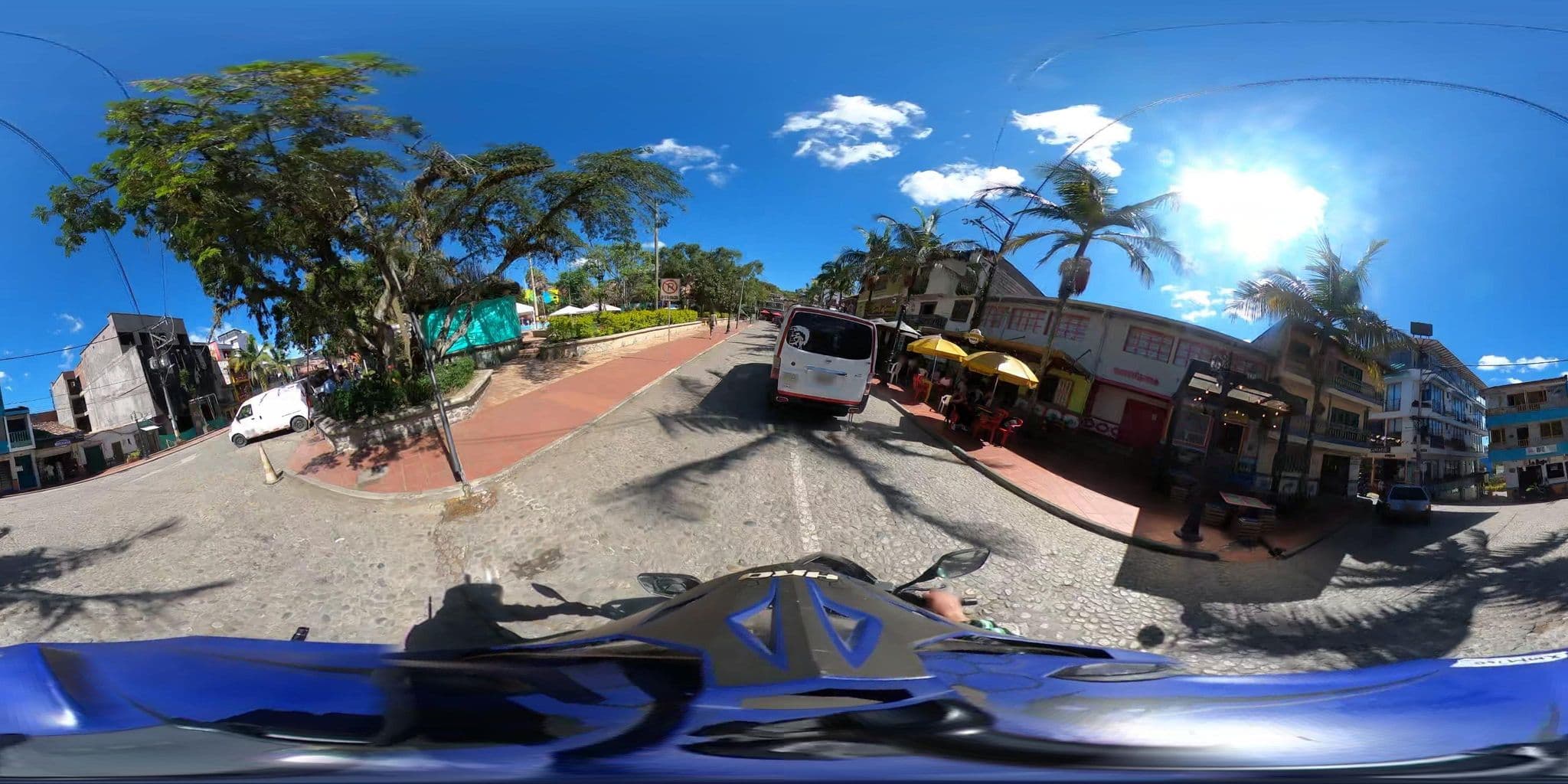 Street view near Hotel las Guacamayas, Guatapé — © 360recorrido (CC BY-SA · Mapillary)