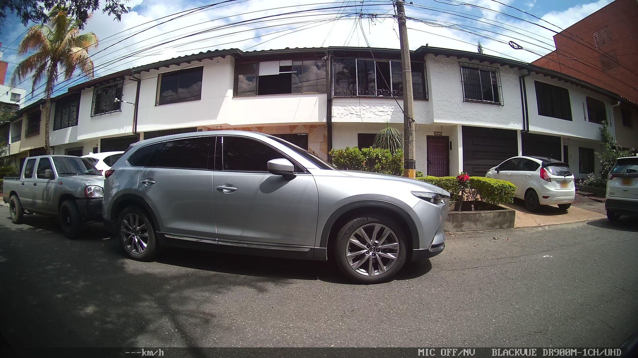 Street view near Hostal, Medellín — © kaart_4 (CC BY-SA · Mapillary)