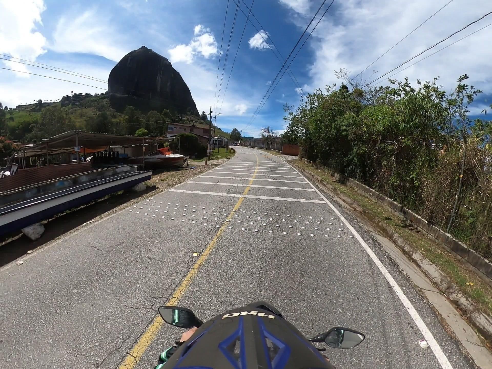 Street view near All In Hostel, Guatapé — © 360recorrido (CC BY-SA · Mapillary)
