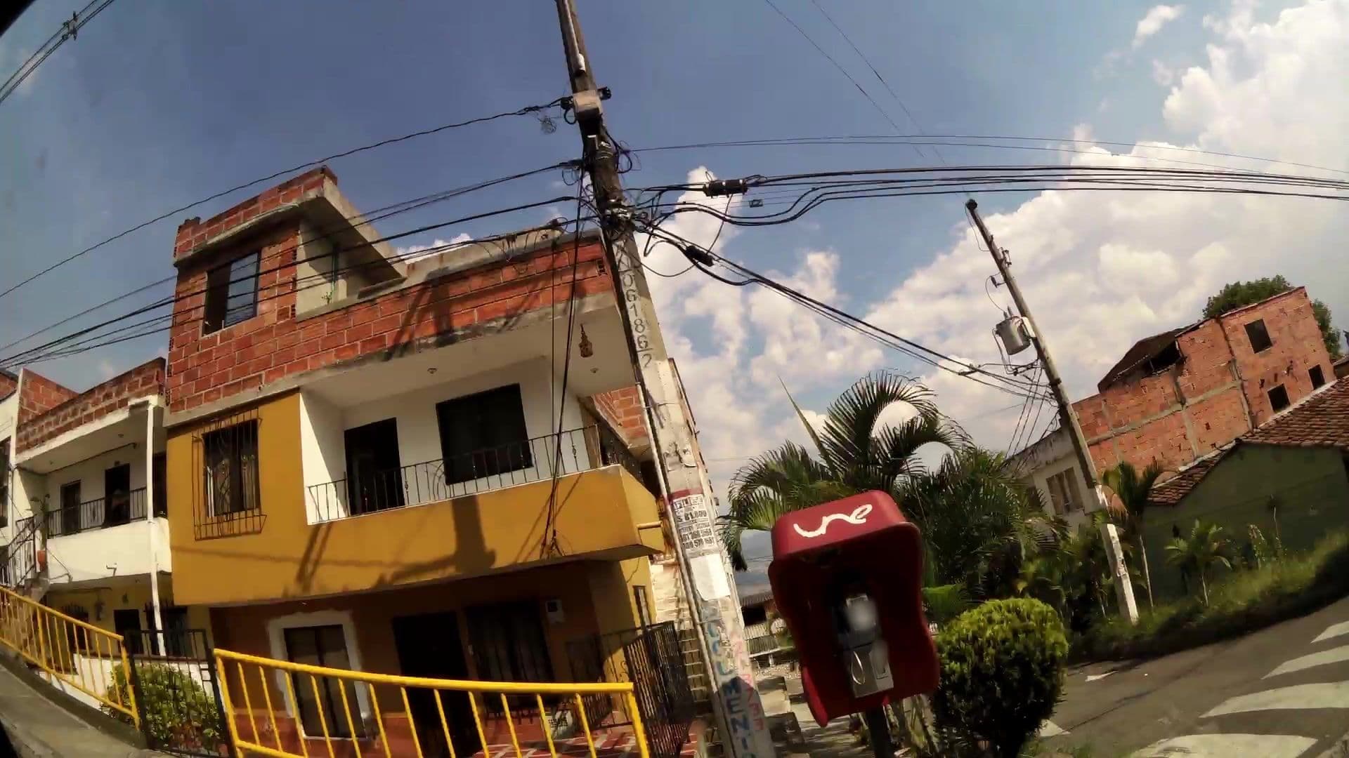 Street view near Robledo Civiton, Medellín