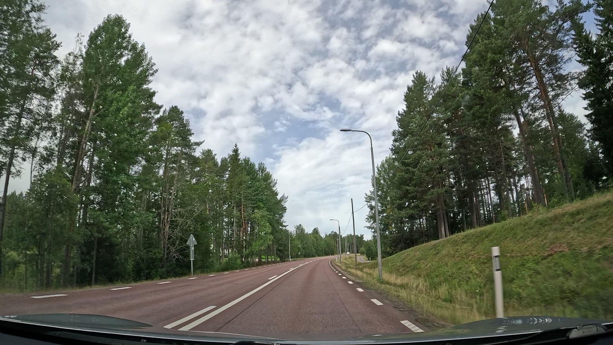 Street view near Vallerås Turistgård, Malung — © thewizard (CC BY-SA · Mapillary)