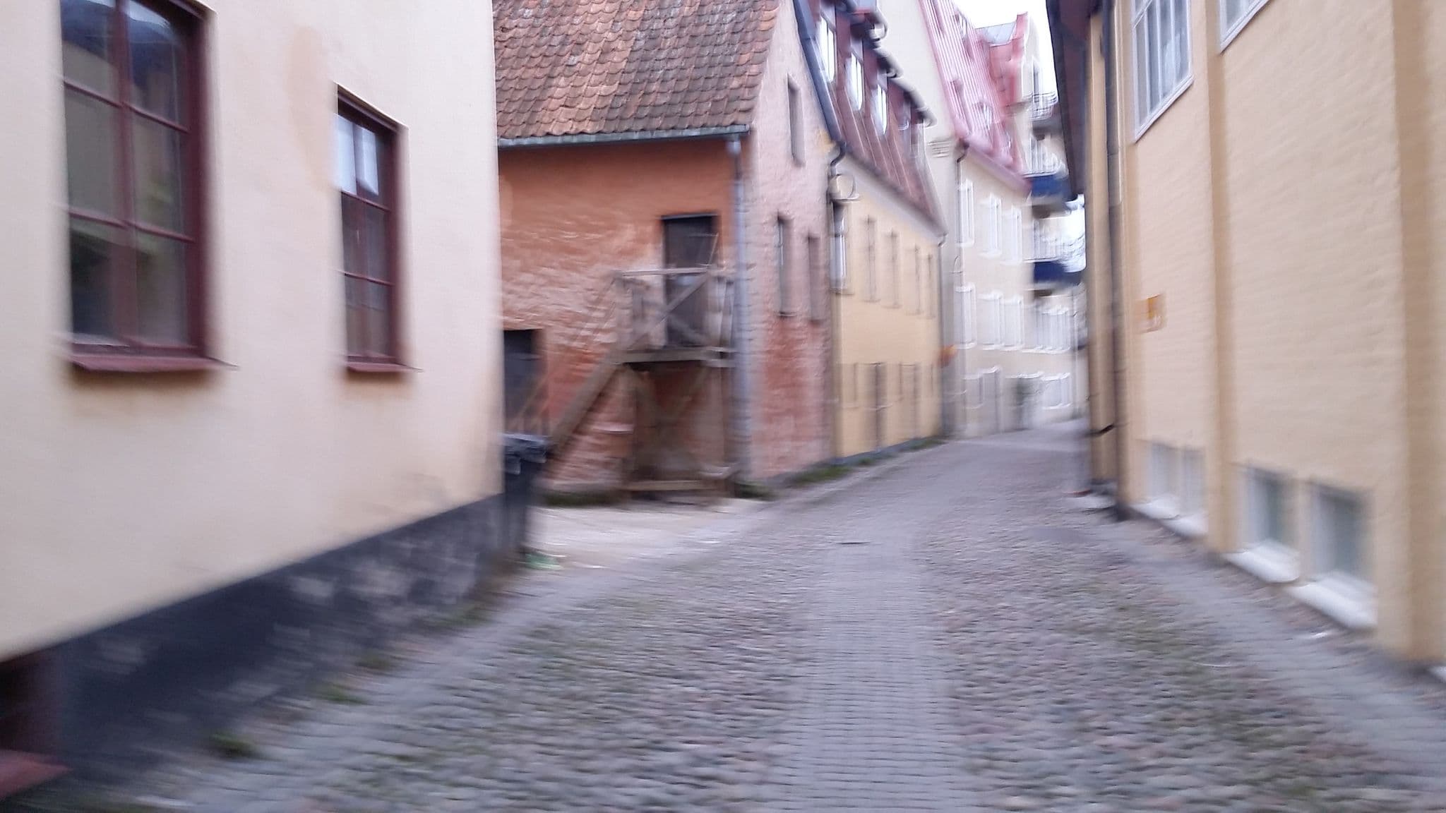 Street view near Surfers Lodge, Visby — © ainali (CC BY-SA · Mapillary)
