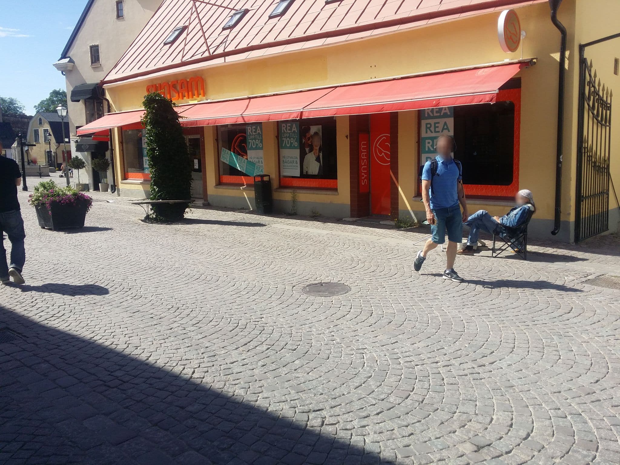 Street view near Hotell Guldet, Visby — © ainali (CC BY-SA · Mapillary)