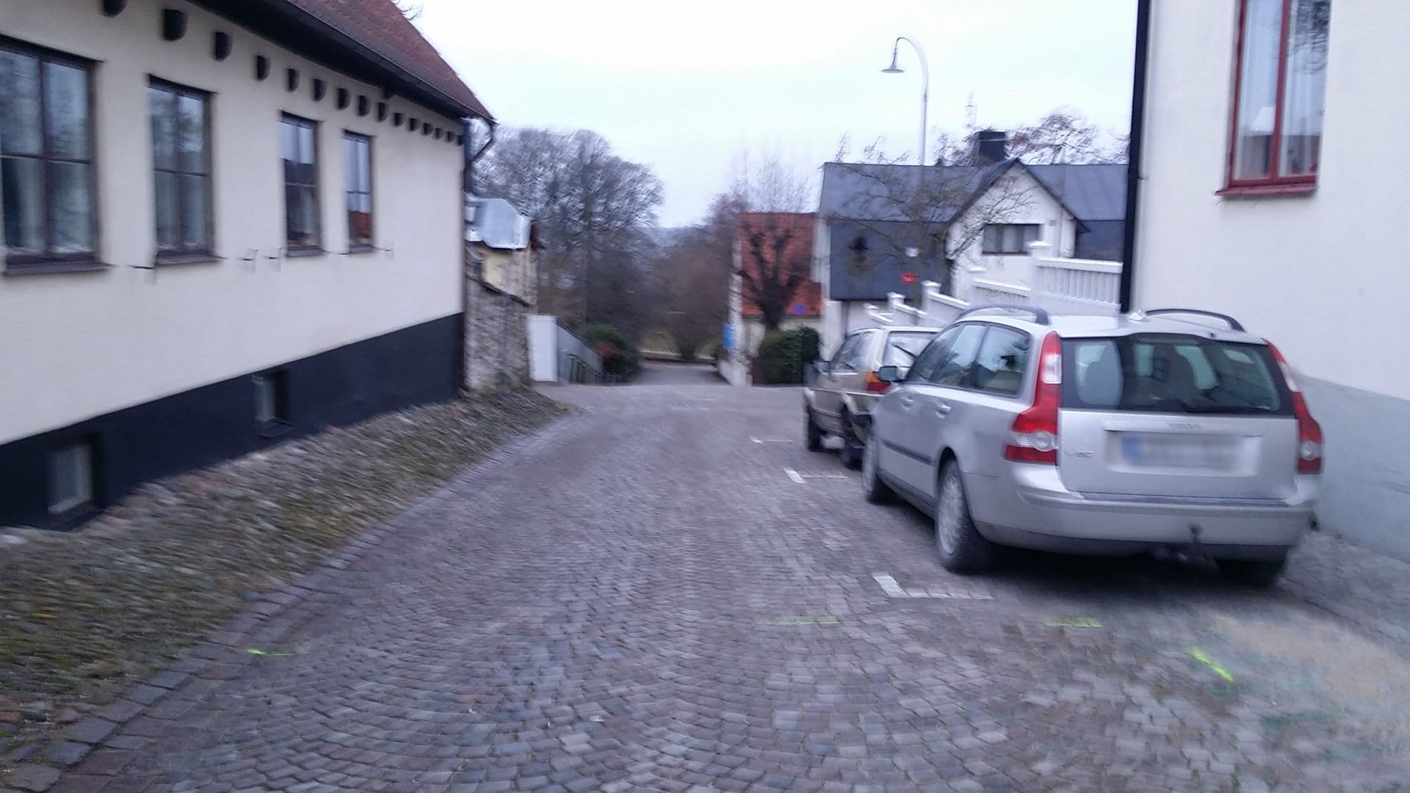 Street view near Sköna Hönor Apartments, Visby — © ainali (CC BY-SA · Mapillary)