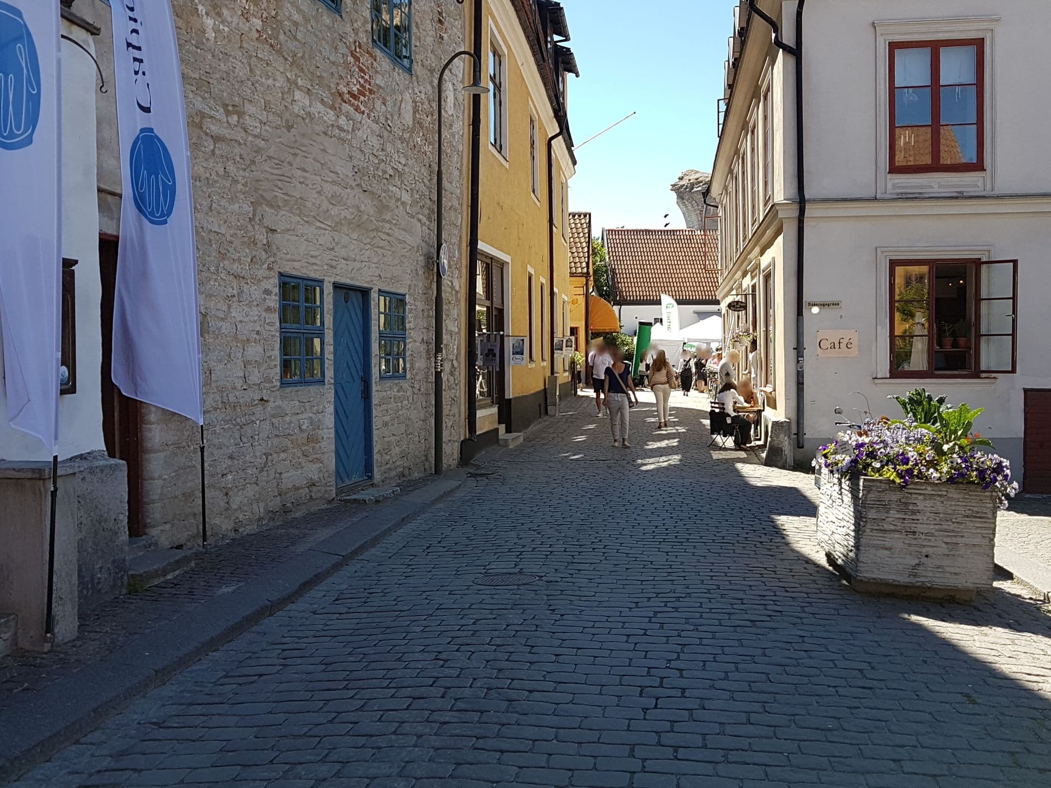Street view near Rosas Cafe och Restaurang, Visby — © jopparn (CC BY-SA · Mapillary)