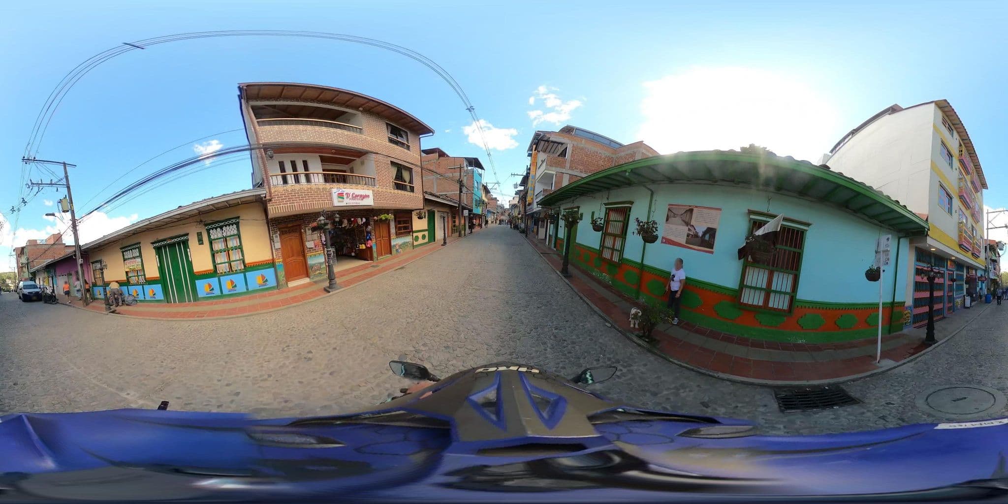 Street view near Zona Pink, Guatapé — © 360recorrido (CC BY-SA · Mapillary)