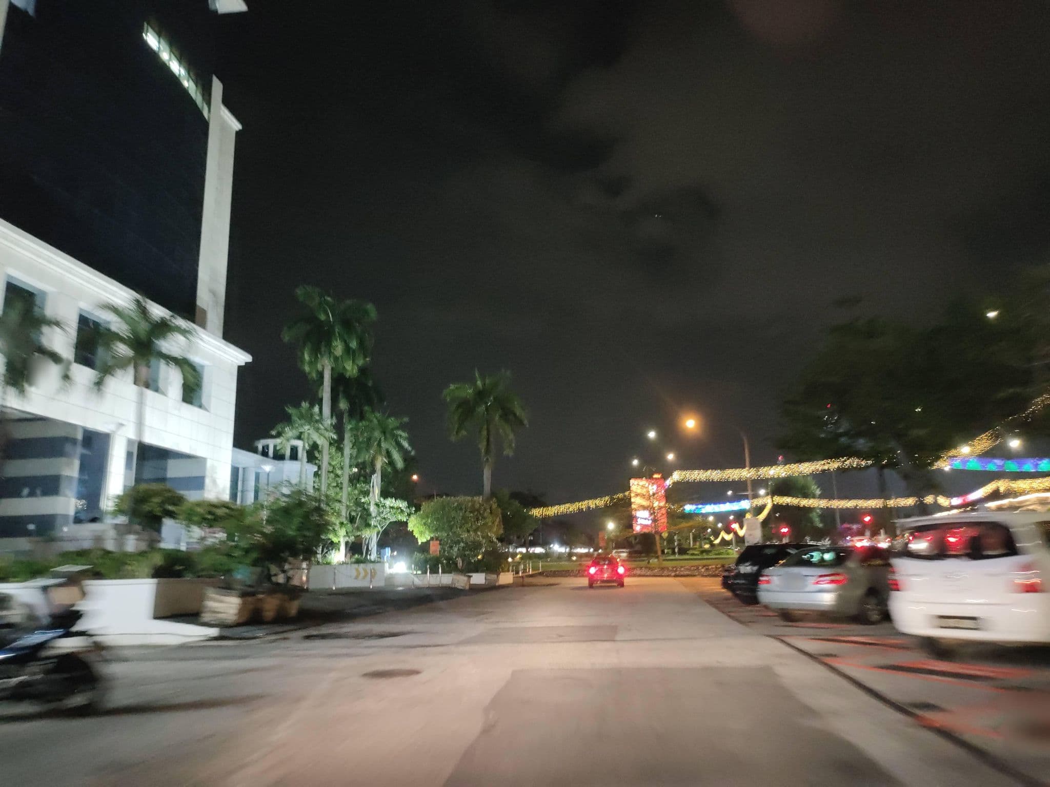 Street view near Far East Movement Hotel, Subang Jaya — © zh9567 (CC BY-SA · Mapillary)