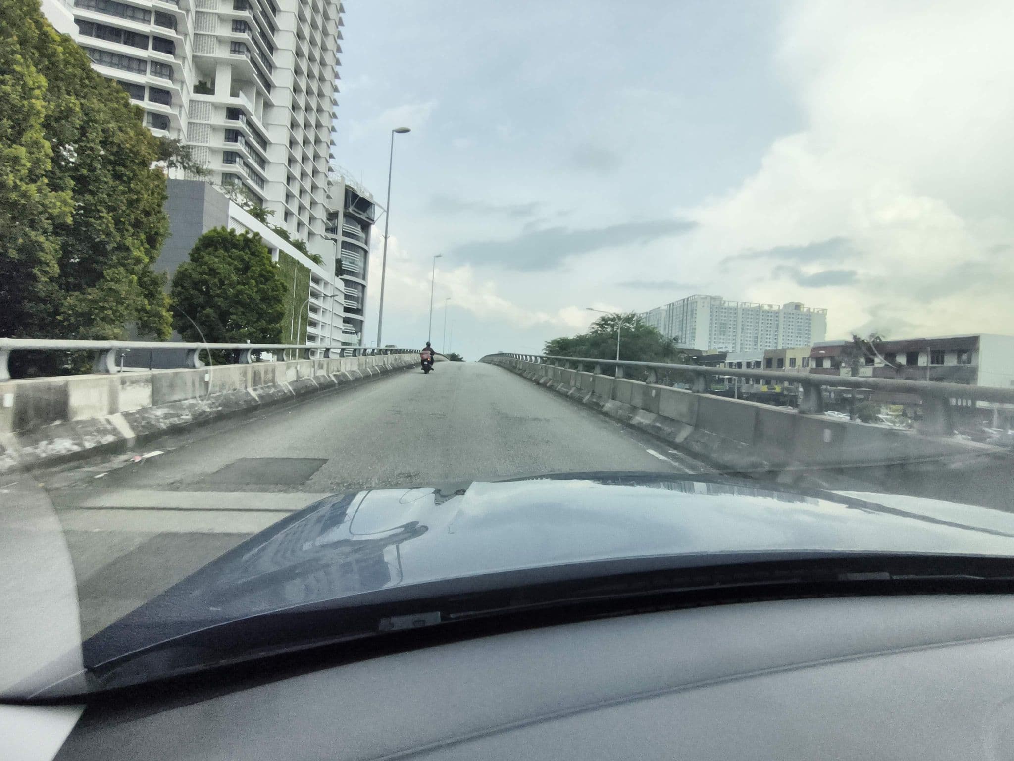Street view near Oyo Room Subang Parade, Glenmarie Estate — © lin_wang (CC BY-SA · Mapillary)