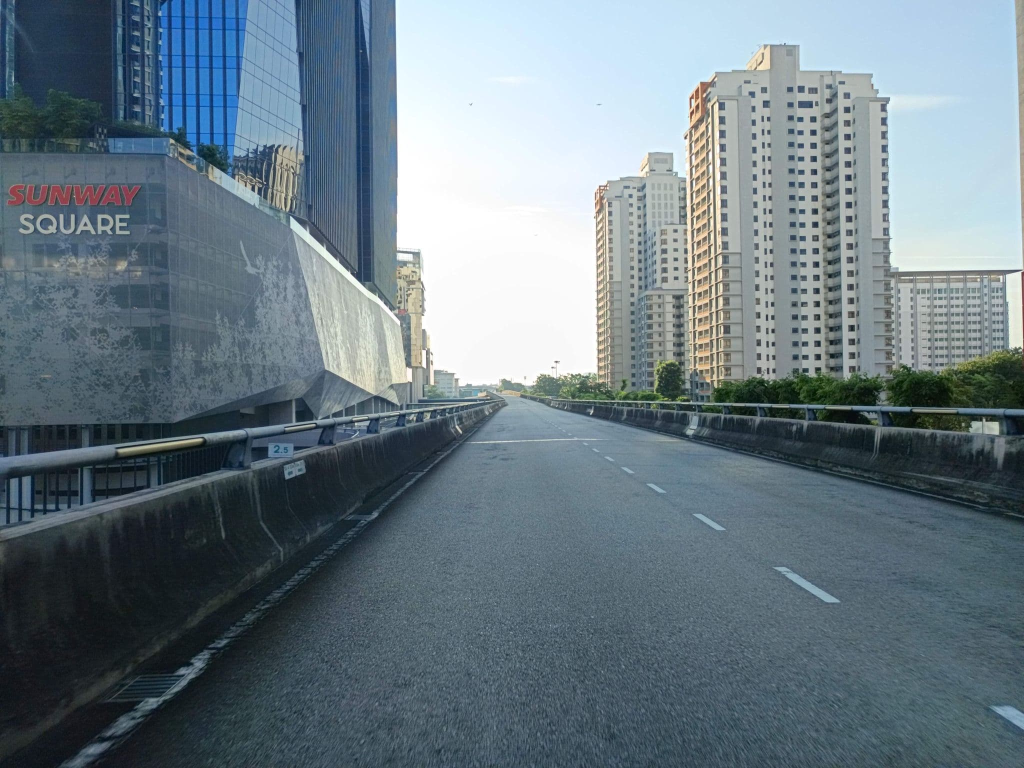 Street view near Room 1820 @ Sunway Sanctuary, Bandar Sunway — © YikQin (CC BY-SA · Mapillary)