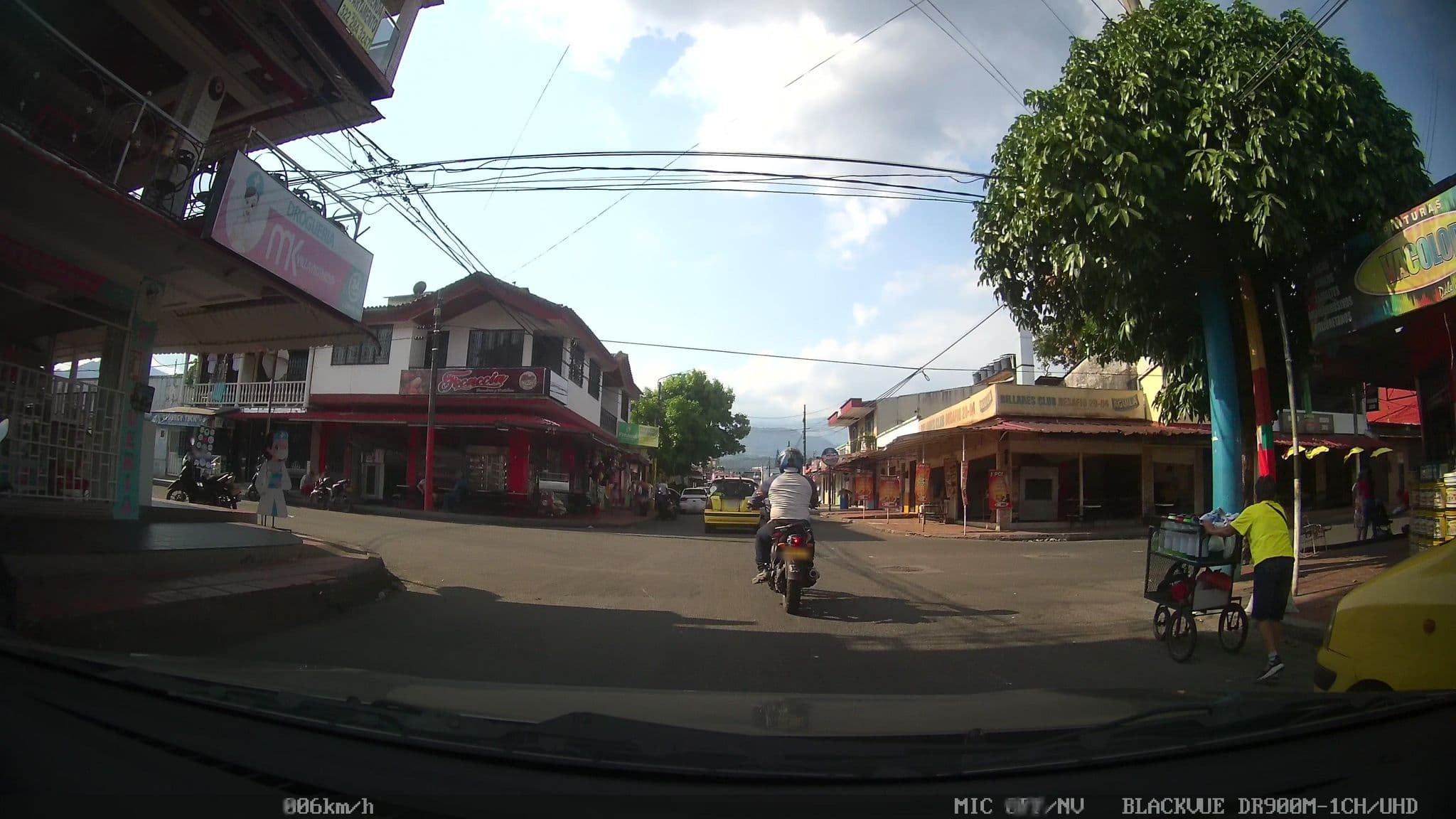 Street view near Hotel baquiano, Villavicencio — © kaart_2 (CC BY-SA · Mapillary)