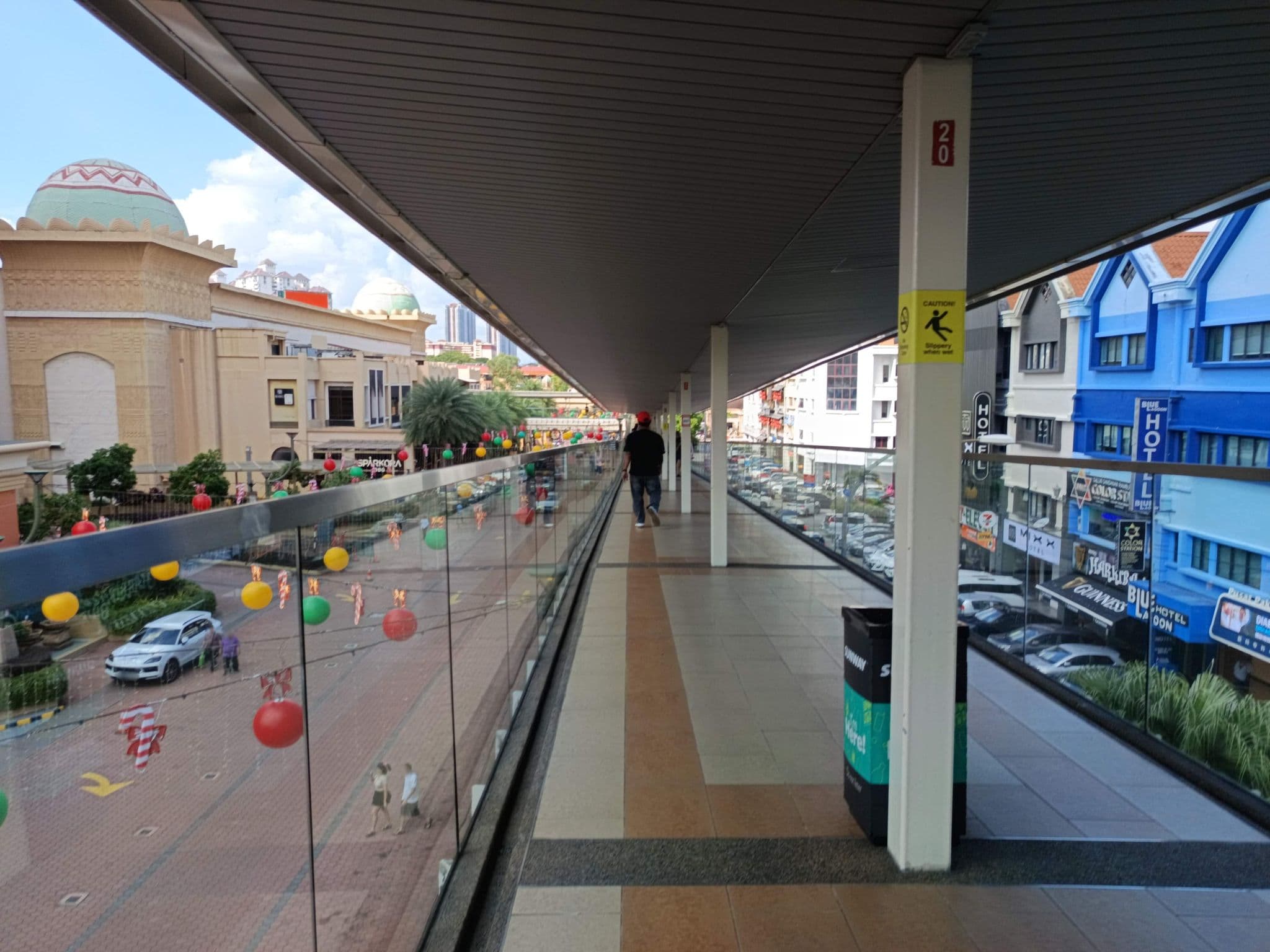 Street view near Room 9179 Sunway Resort Hotel, Bandar Sunway — © YikQin (CC BY-SA · Mapillary)