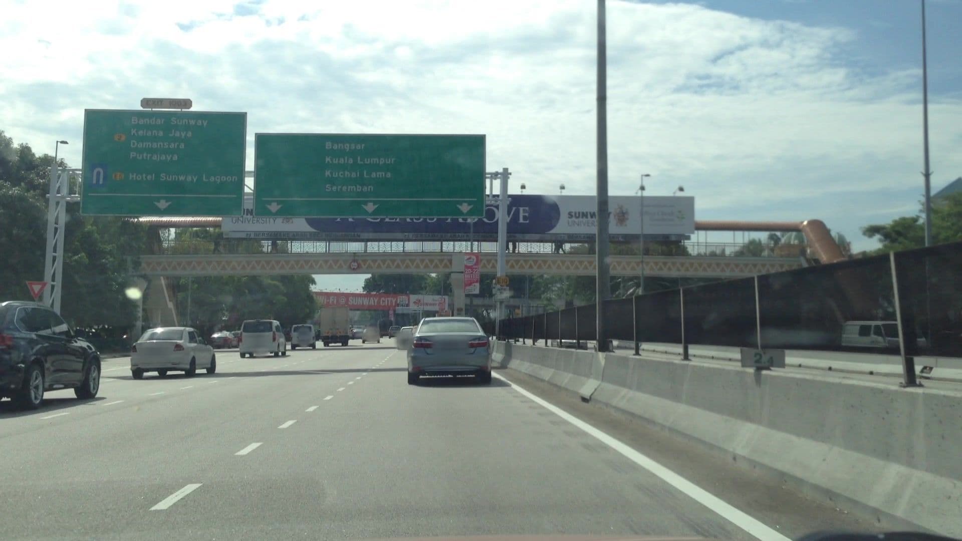 Street view near Emerald hotel, Bandar Sunway — © lvl5 (CC BY-SA · Mapillary)