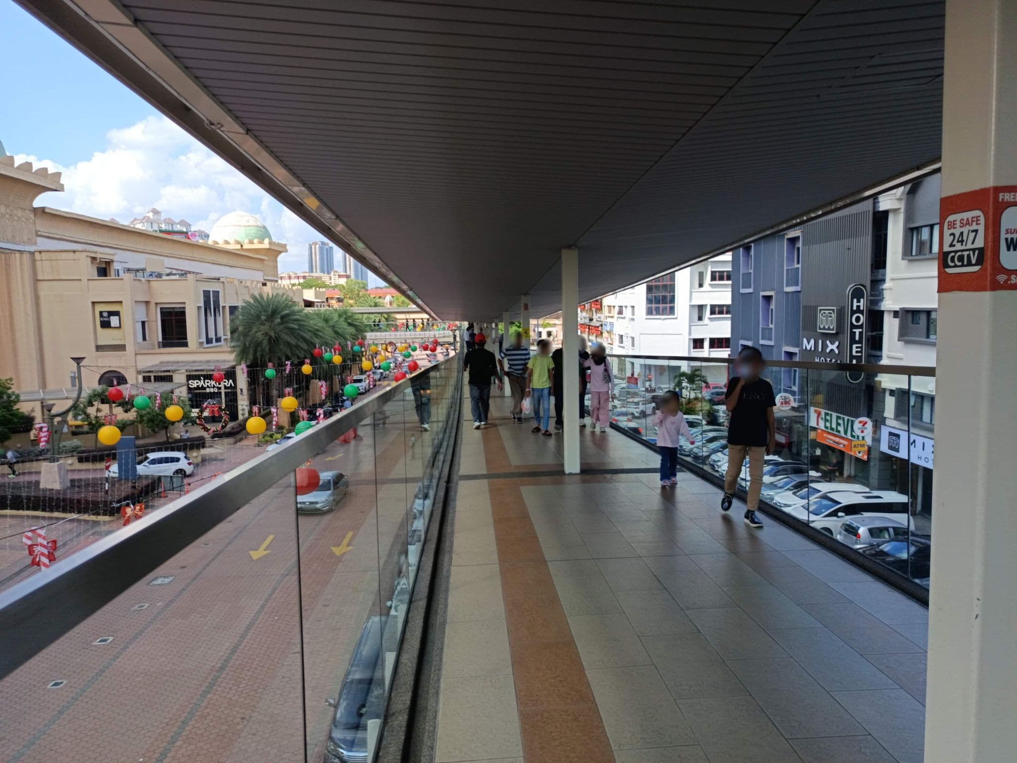 Street view near Pyramid Tower Hotel, Bandar Sunway — © YikQin (CC BY-SA · Mapillary)