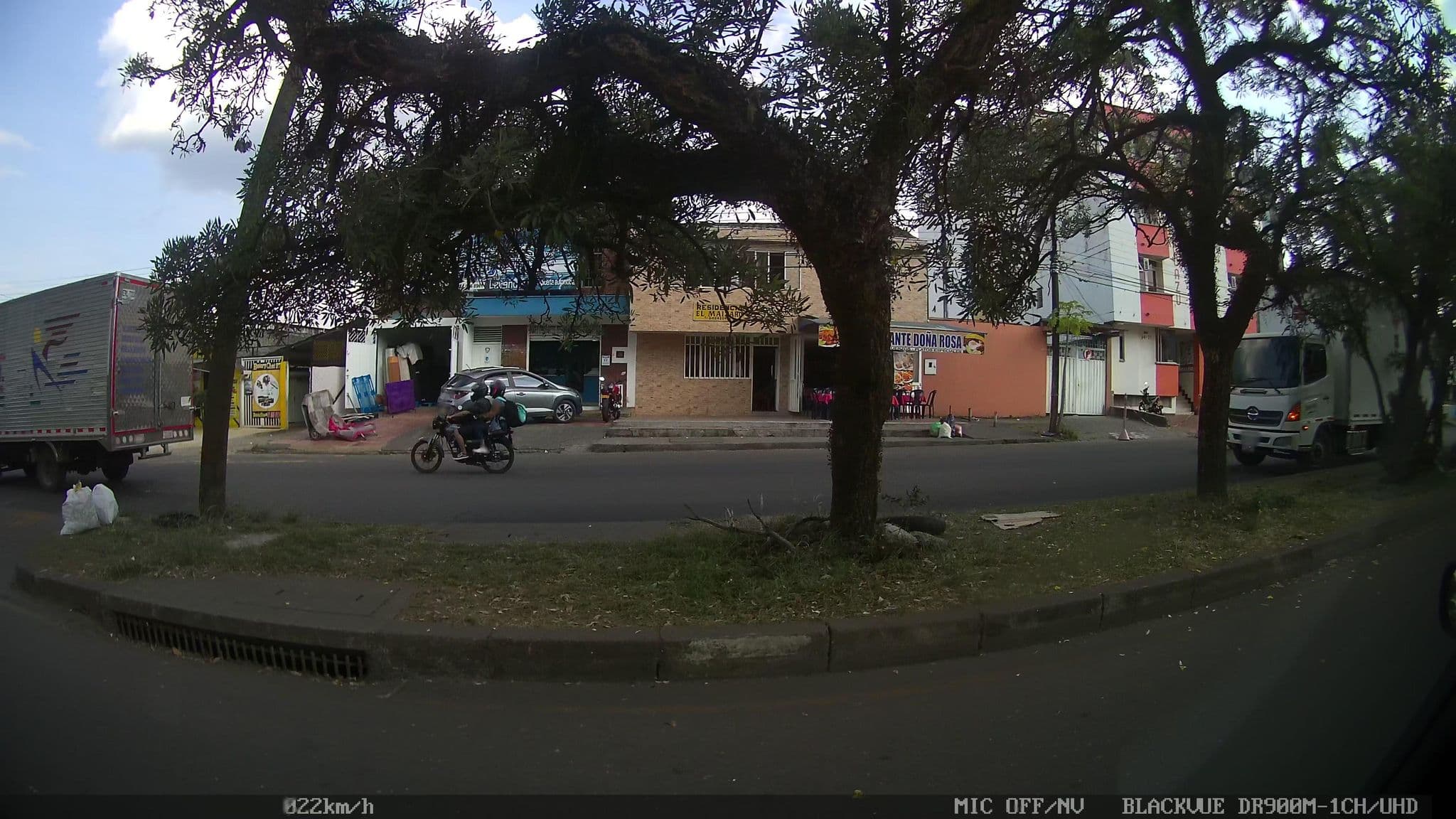 Street view near Iguazu, Villavicencio — © kaart_4 (CC BY-SA · Mapillary)