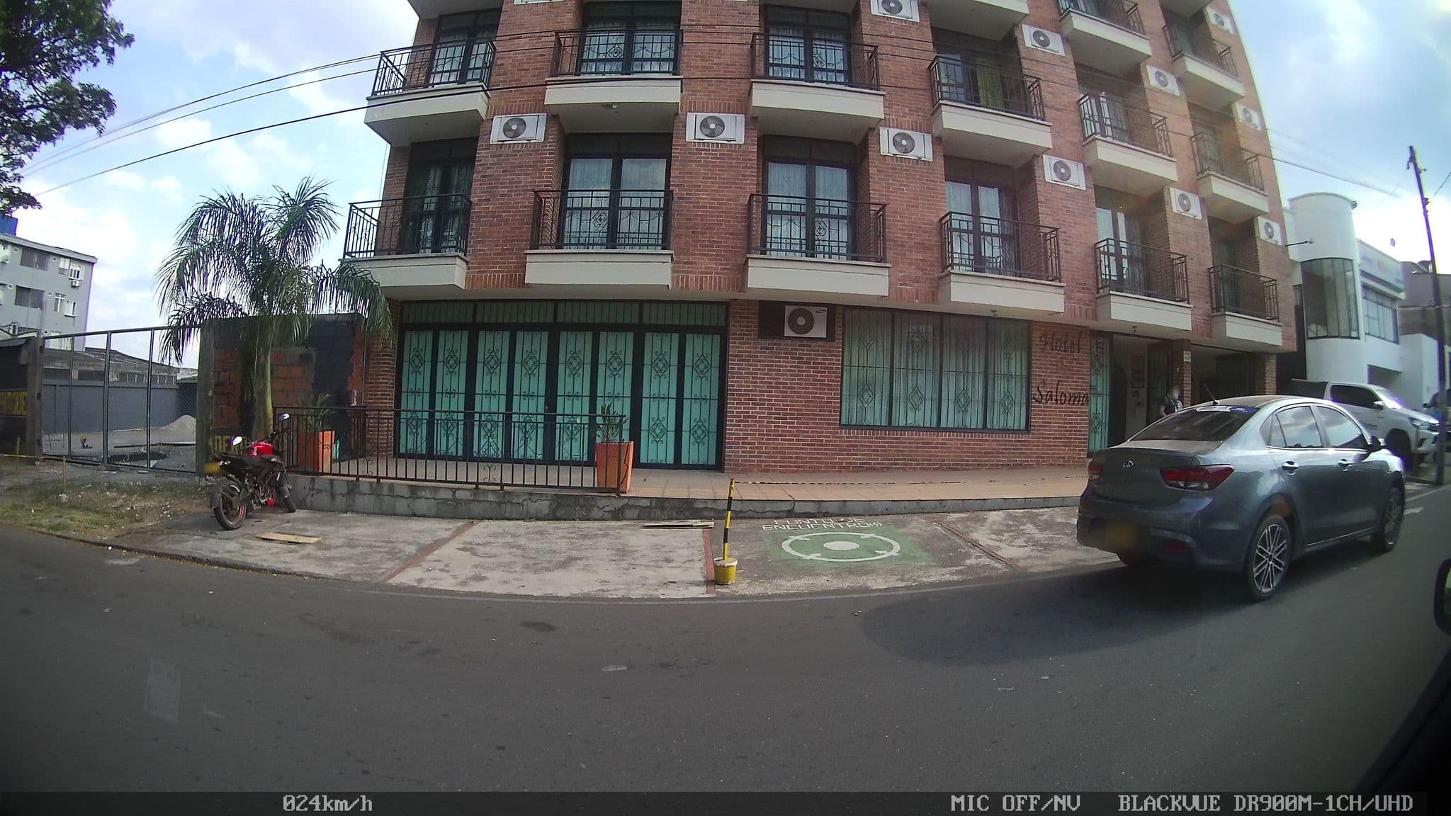 Street view near Saloma, Villavicencio — © kaart_4 (CC BY-SA · Mapillary)