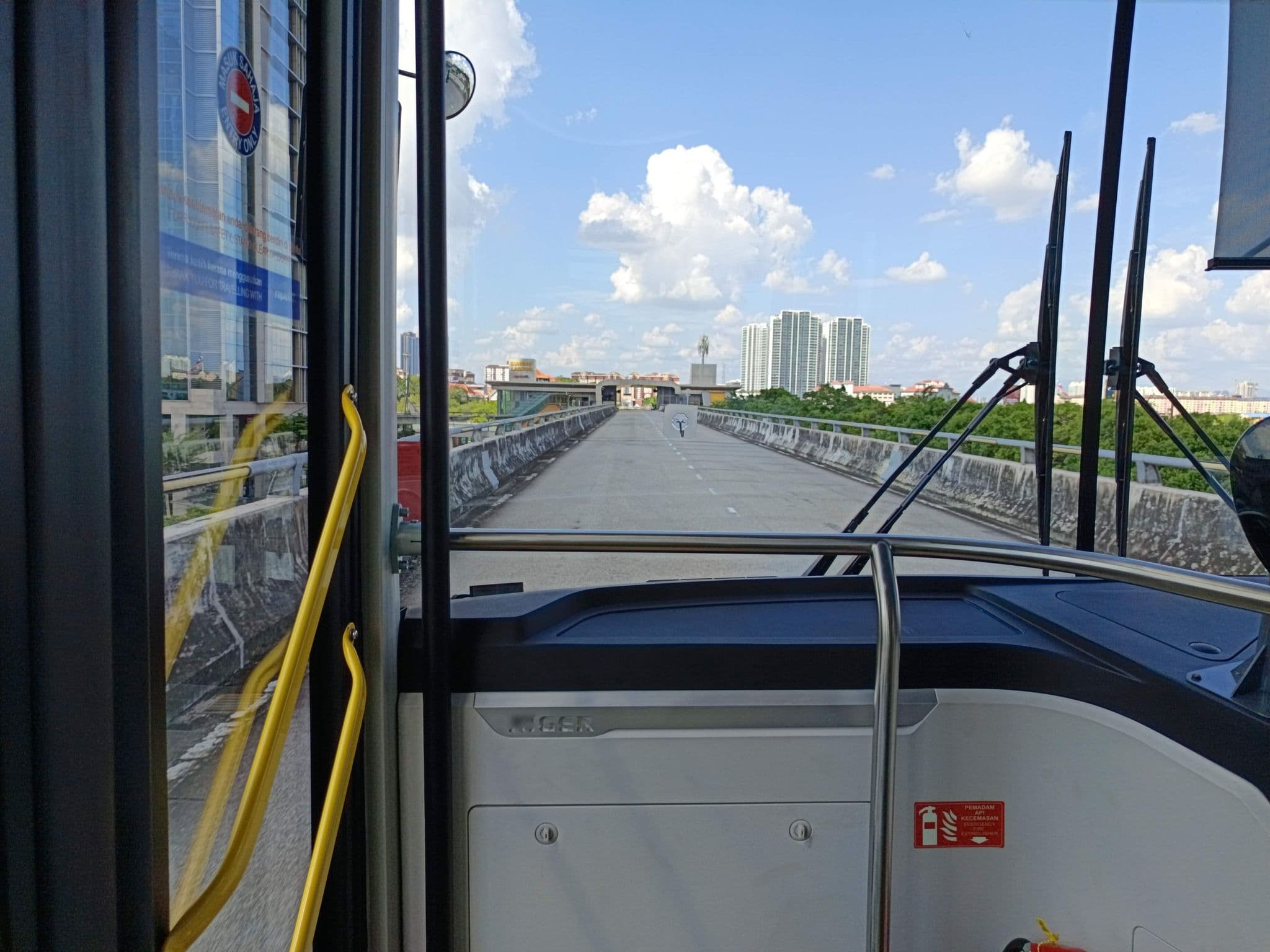 Street view near Sun-U Residence Tower A, Bandar Sunway — © YikQin (CC BY-SA · Mapillary)