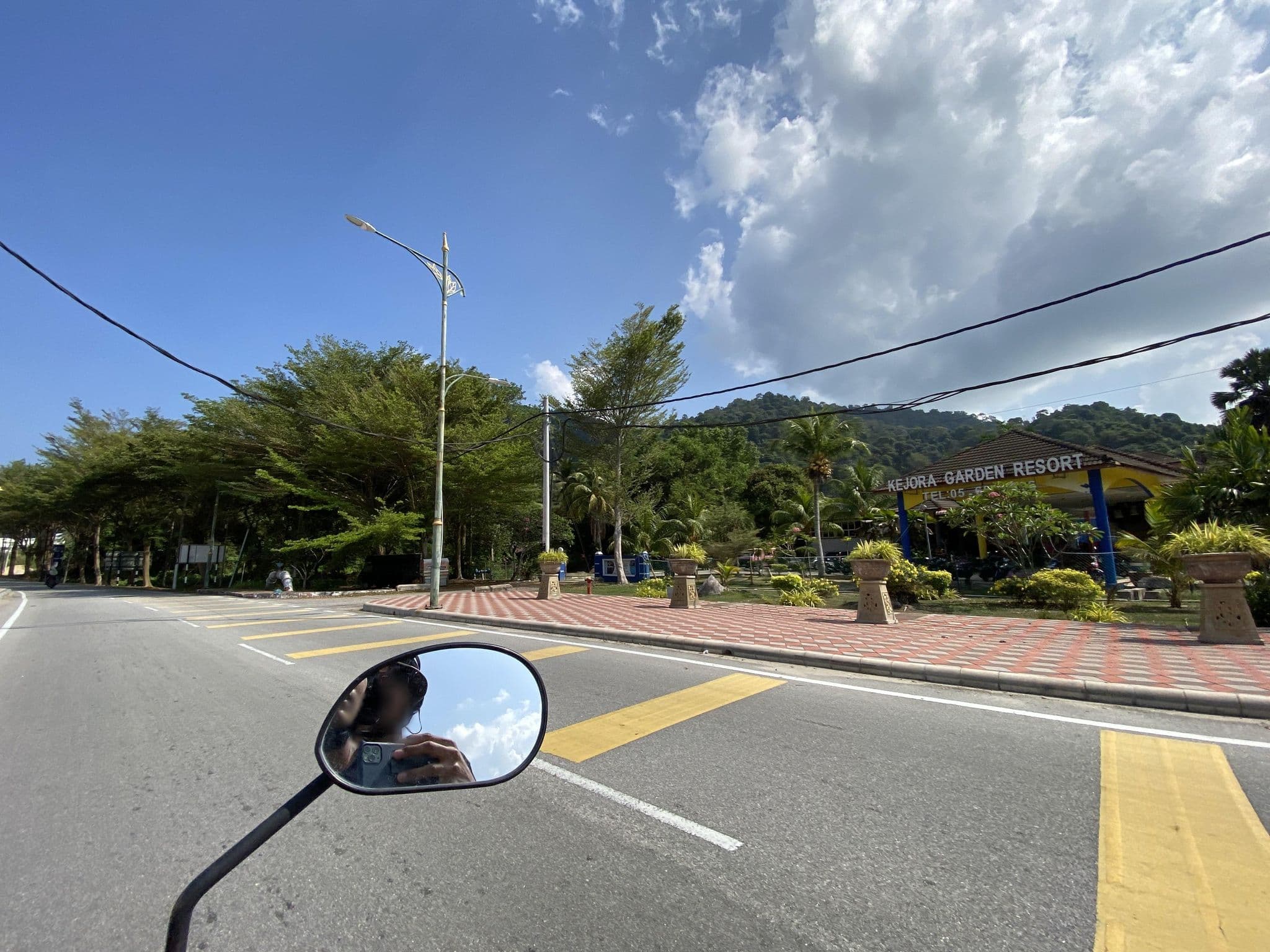 Street view near Golden Beach Hotel & Resorts, Pangkor — © rayth (CC BY-SA · Mapillary)