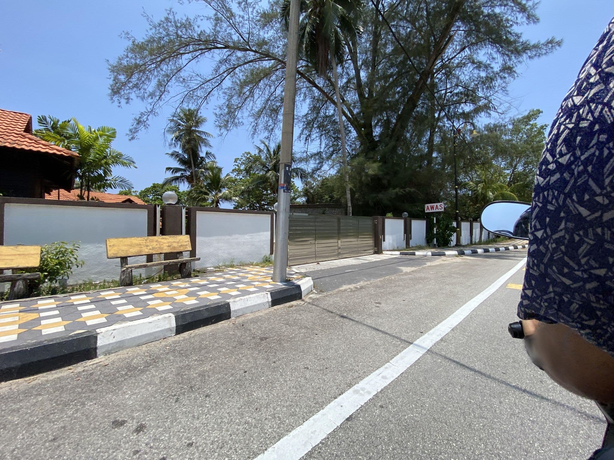Street view near Seri Bayu Beach Resort, Pangkor — © rayth (CC BY-SA · Mapillary)