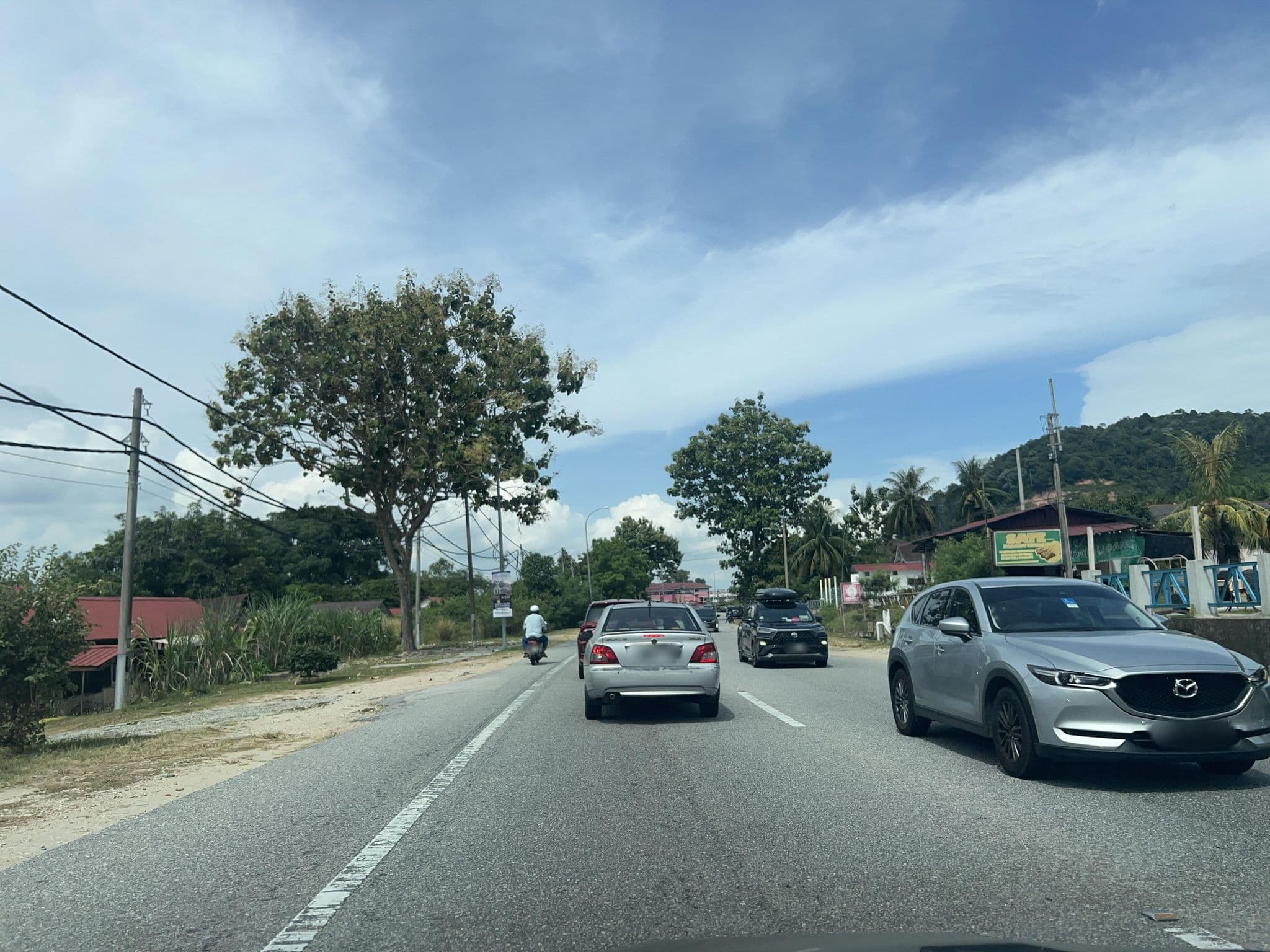 Street view near Teratak Mawar Lumut Homestay, Lumut — © petajalanterbuka (CC BY-SA · Mapillary)