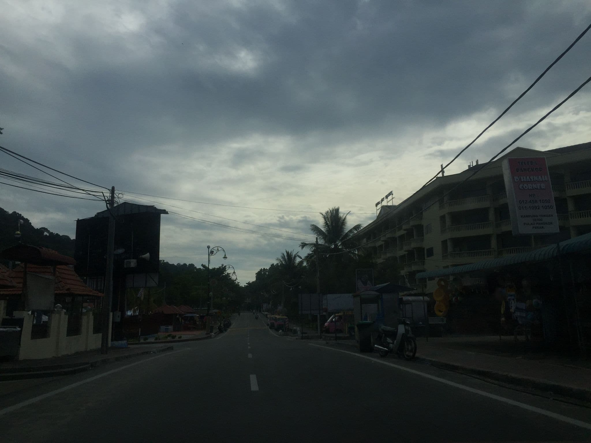 Street view near Sea View Hotel Lobby, Pangkor — © amnisyafiqah (CC BY-SA · Mapillary)