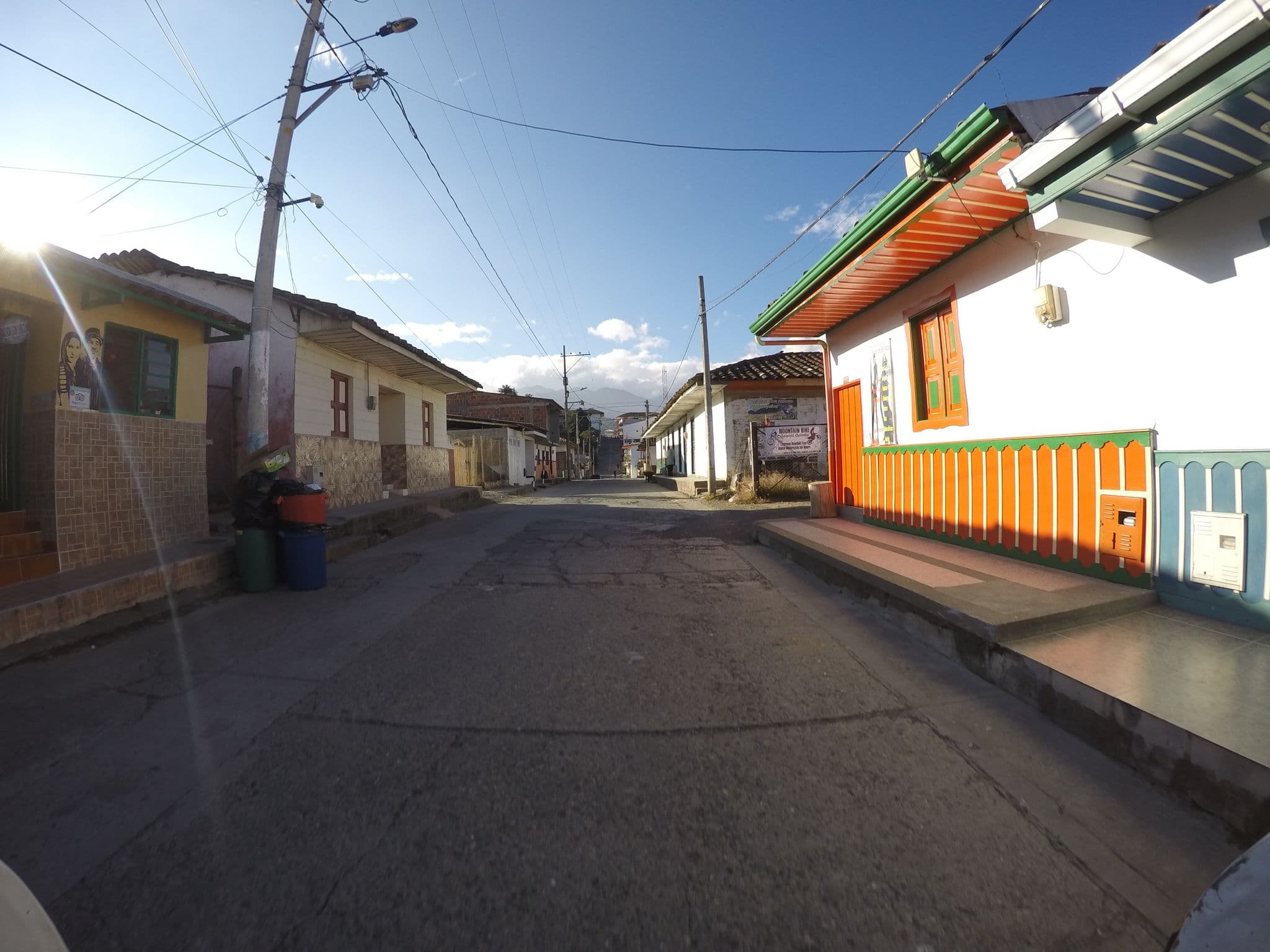 Street view near Hostal Las Palmas, Salento — © humano (CC BY-SA · Mapillary)