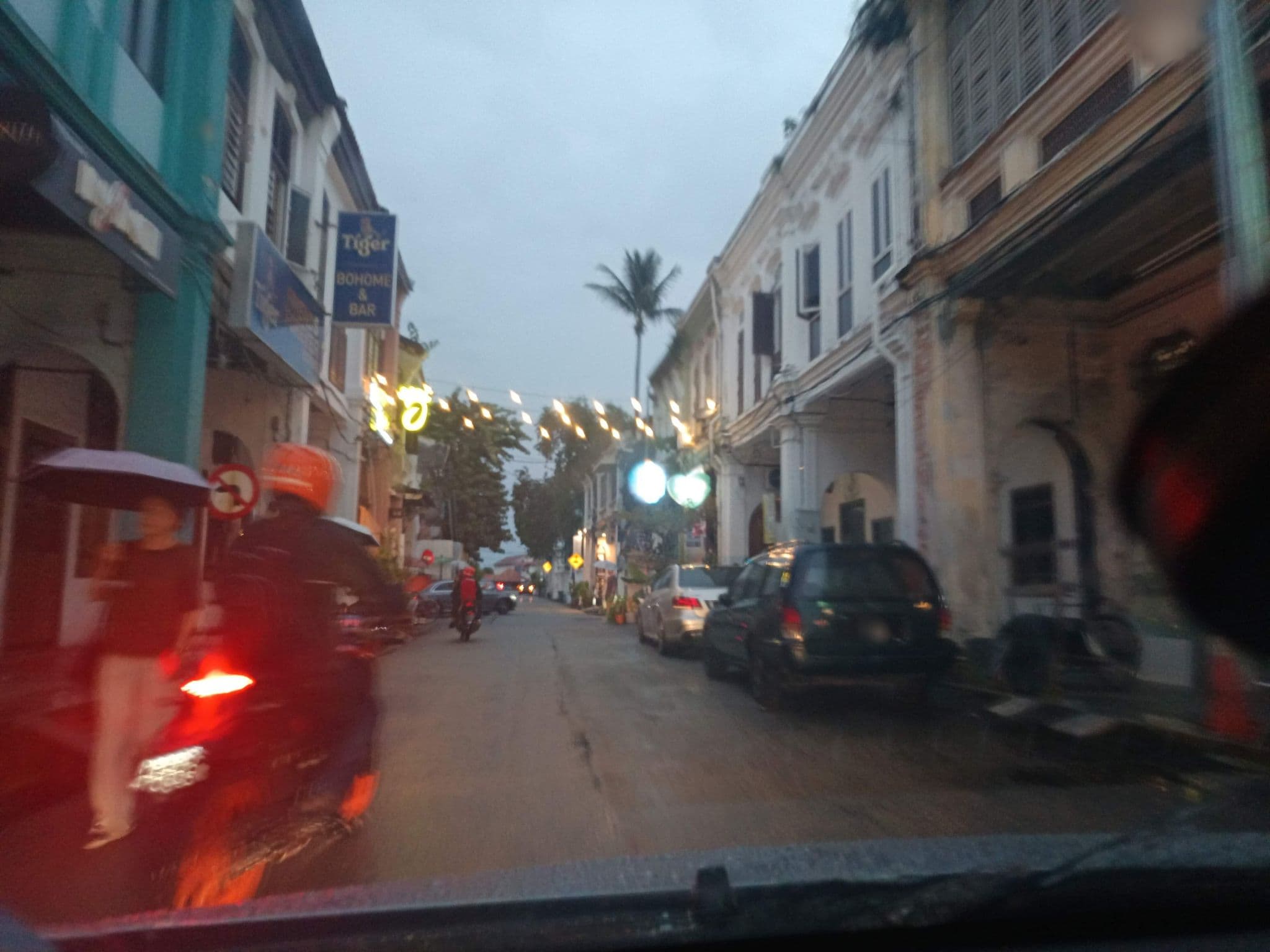 Street view near Wan Hai Hotel, George Town — © YikQin (CC BY-SA · Mapillary)