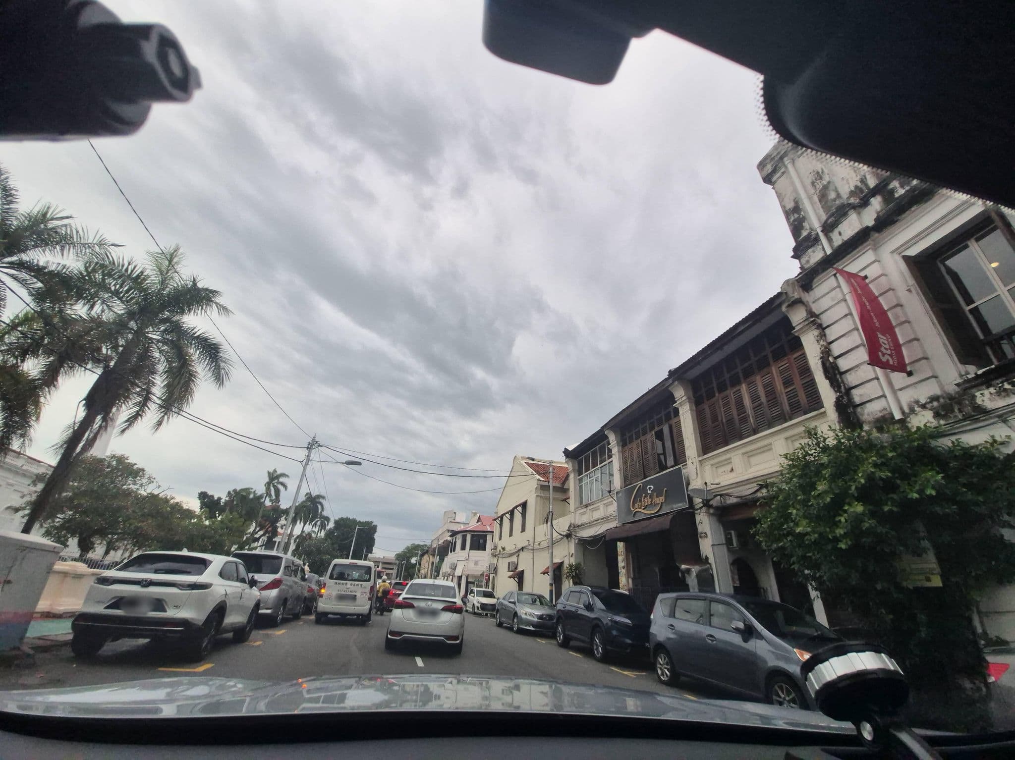Street view near Silver Shine Cafe, George Town — © lin_wang (CC BY-SA · Mapillary)