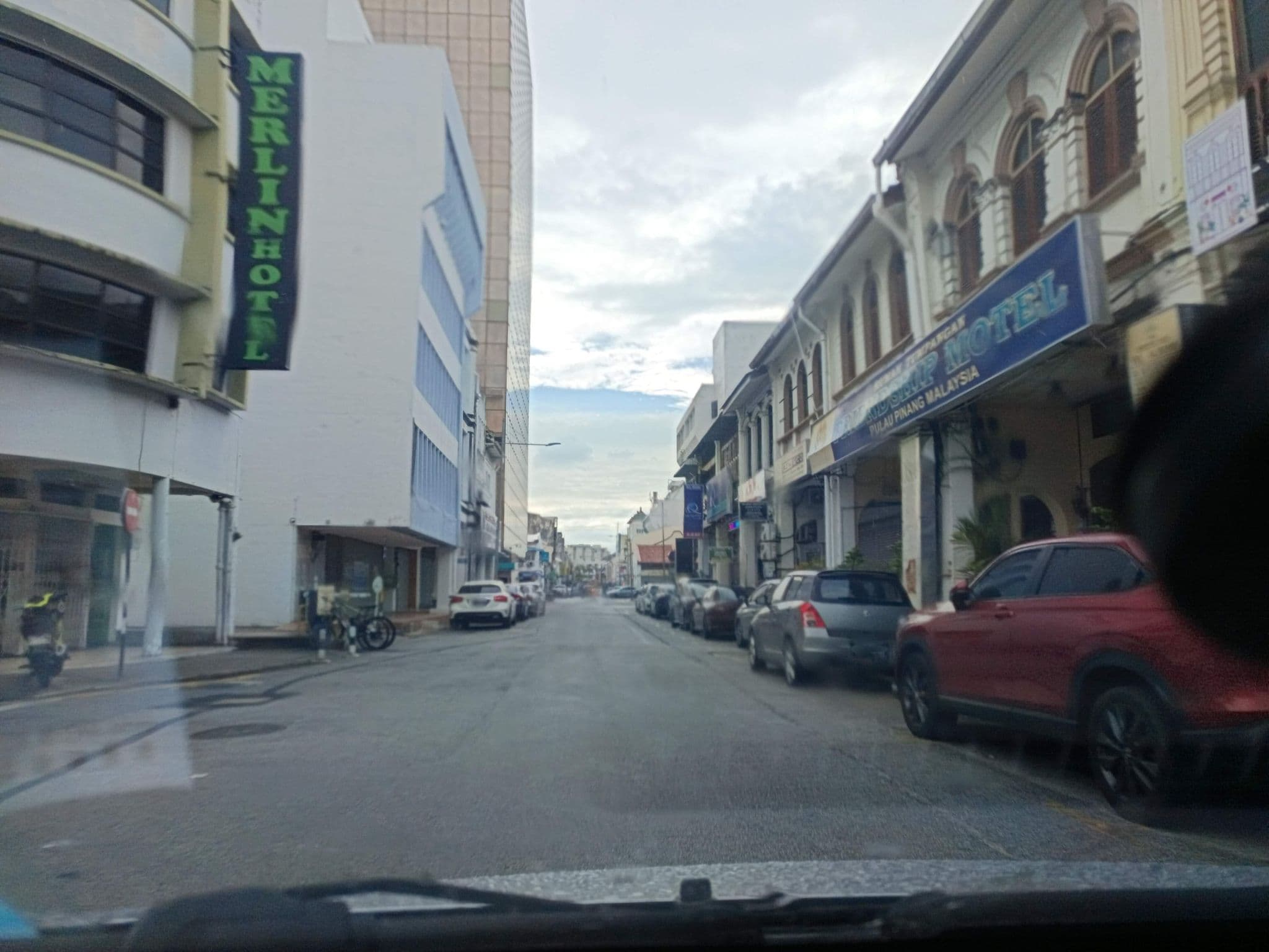 Street view near Hotel Merlin, George Town — © YikQin (CC BY-SA · Mapillary)