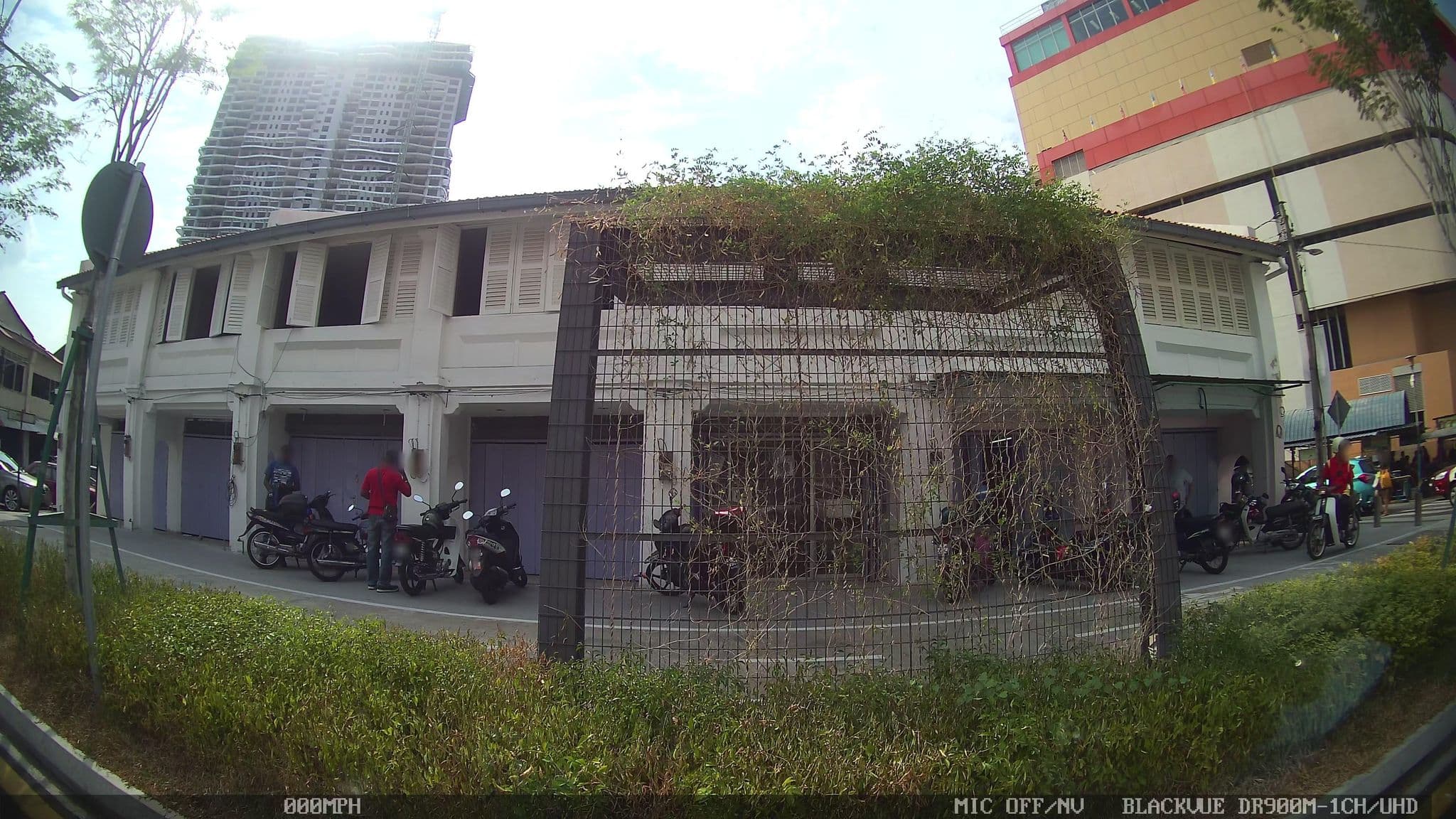 Street view near Boungainvilla 1, George Town — © kaart_4 (CC BY-SA · Mapillary)