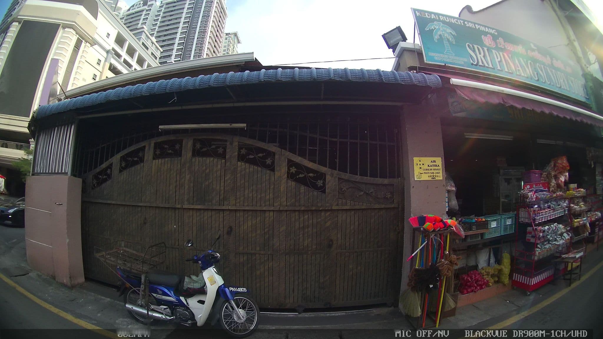 Street view near Sixtynine 69 Boutique Hotel, George Town — © kaart_4 (CC BY-SA · Mapillary)